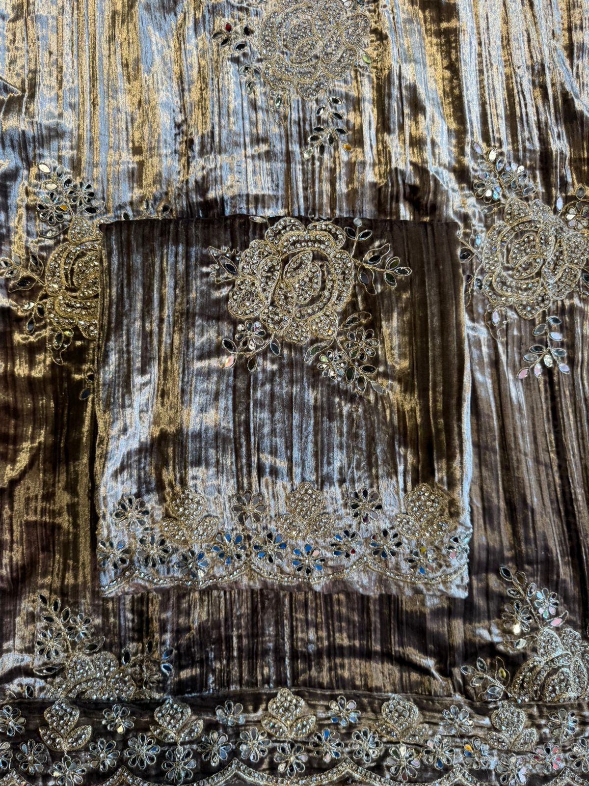 Crushed velvet unstitched Suits