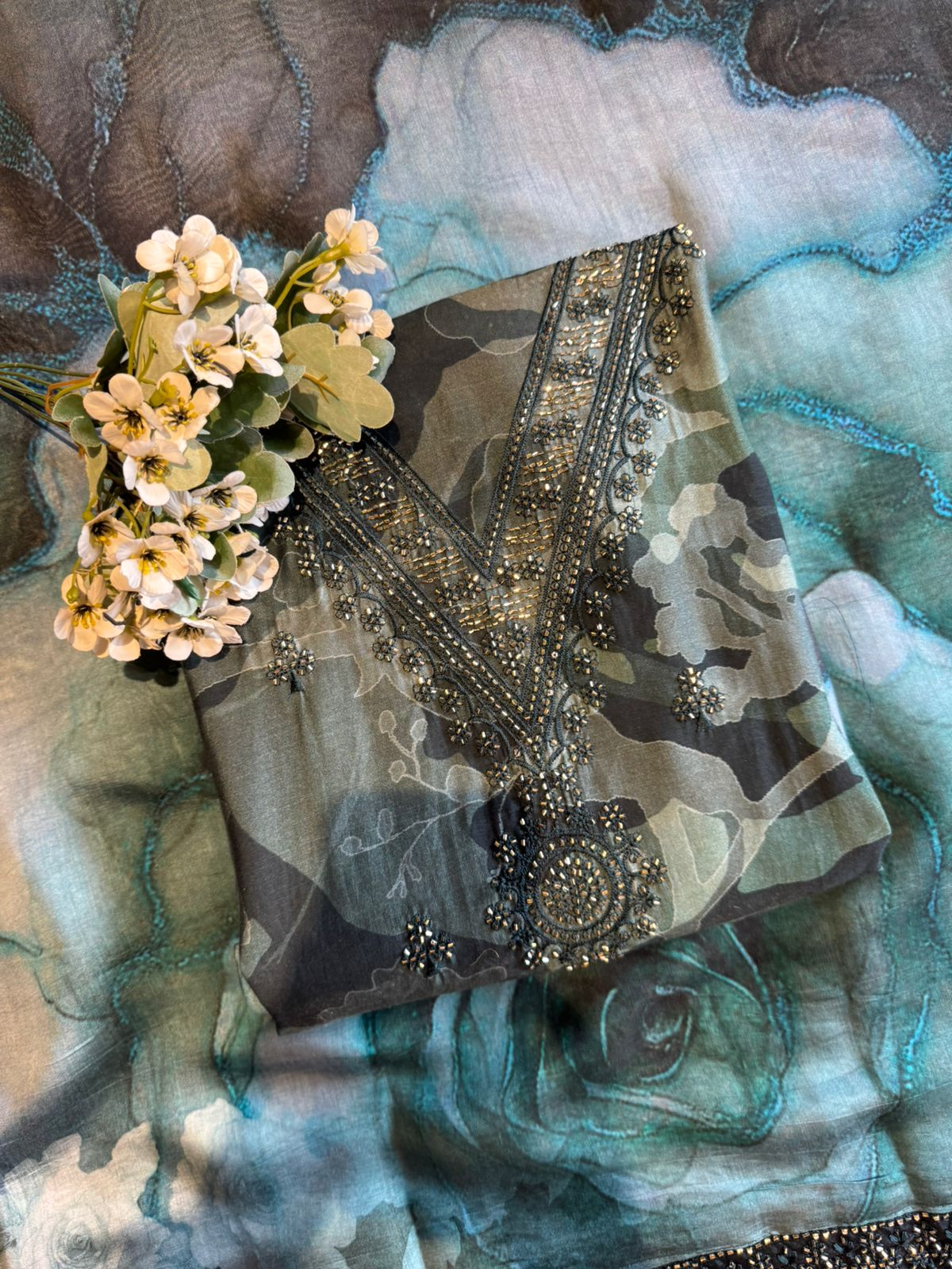 Elegant ethnic kurta set