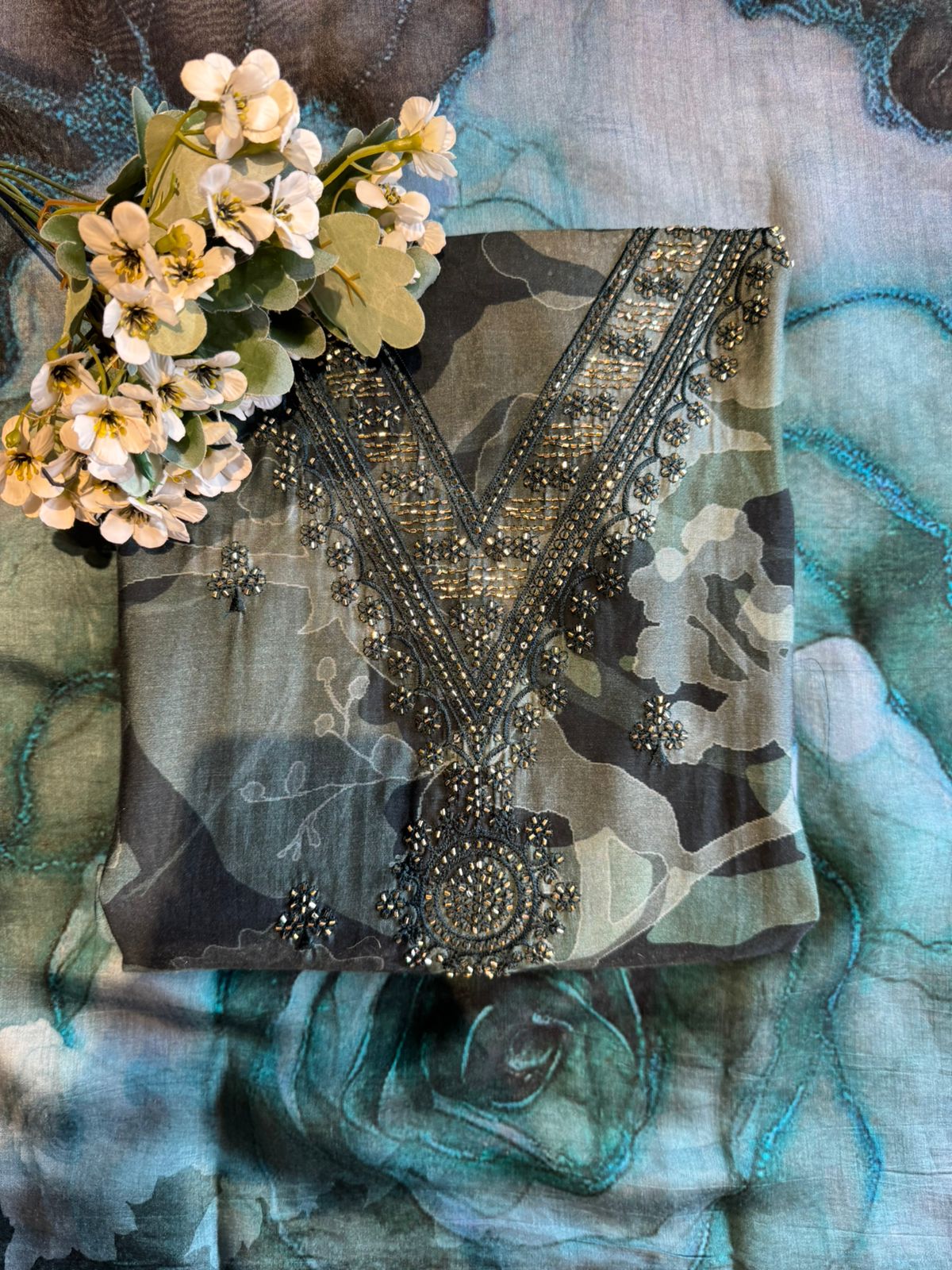 Elegant ethnic kurta set