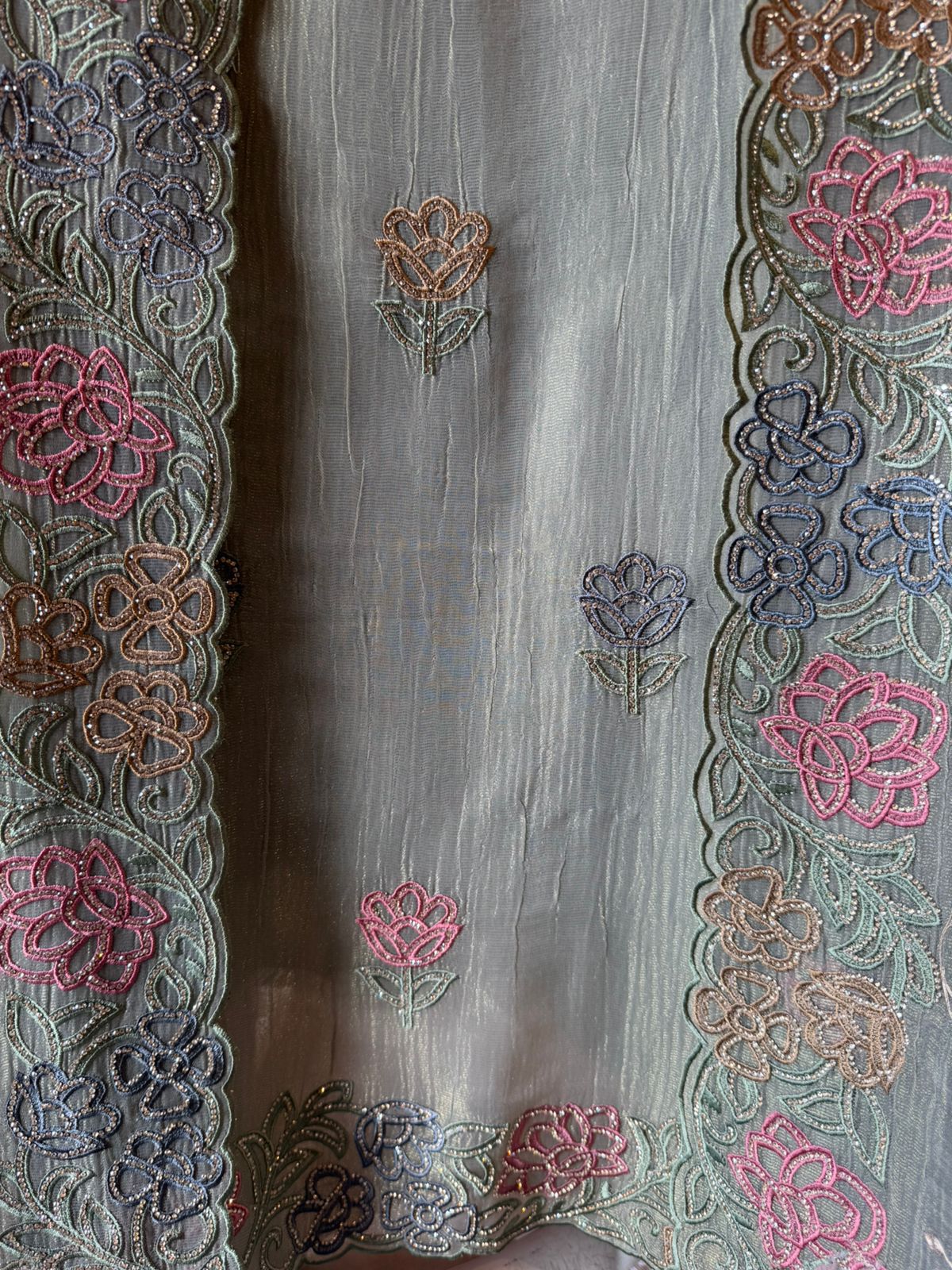 Crinkled Crushed tissue unstiched tissue