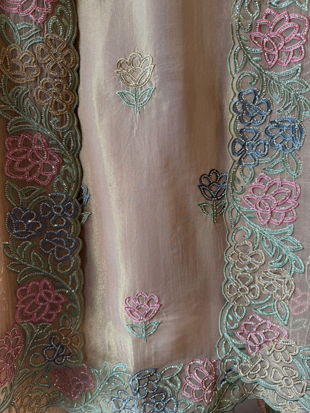 Crinkled Crushed tissue unstiched tissue