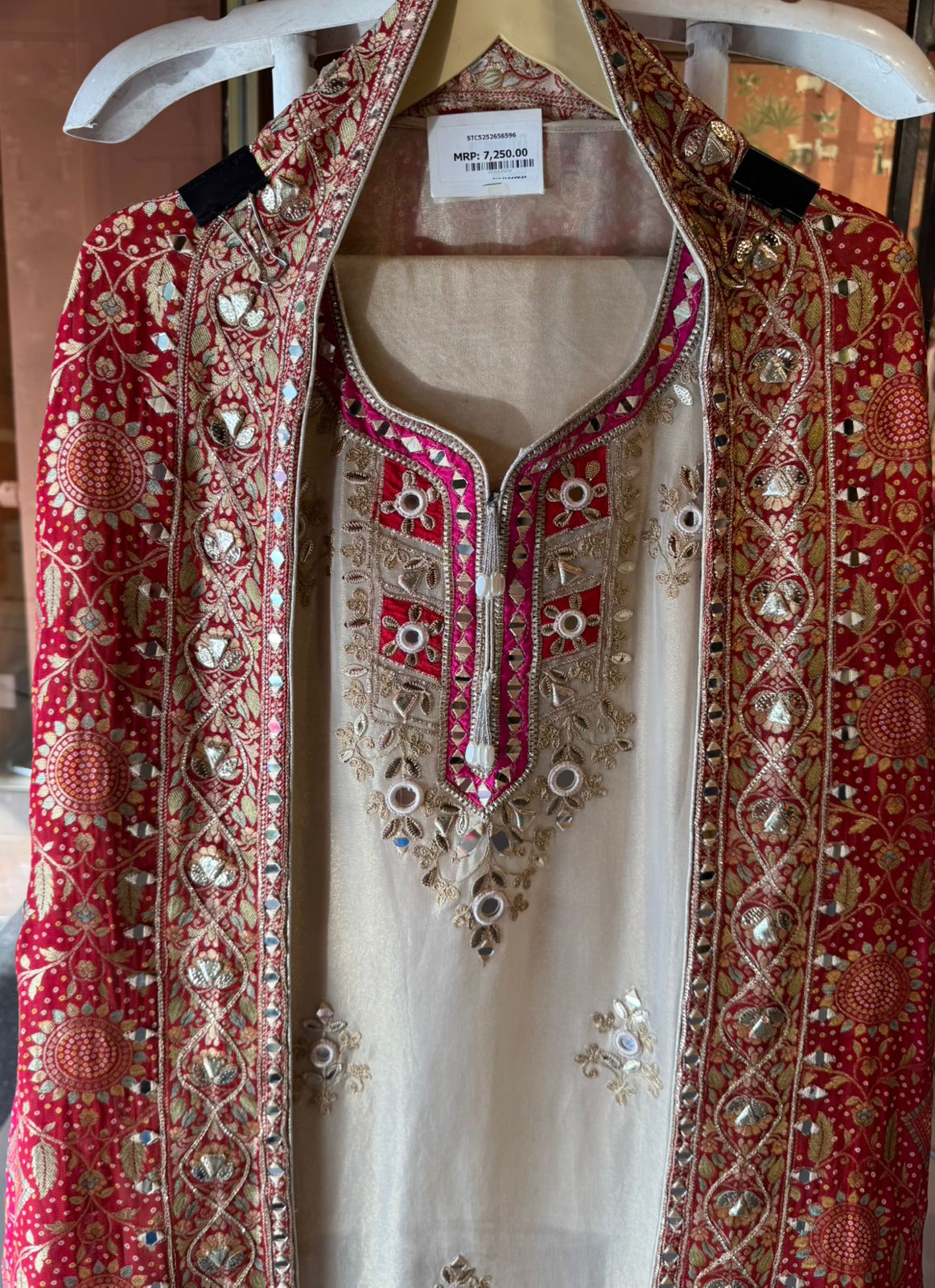 Traditional Indian unstitched suit
