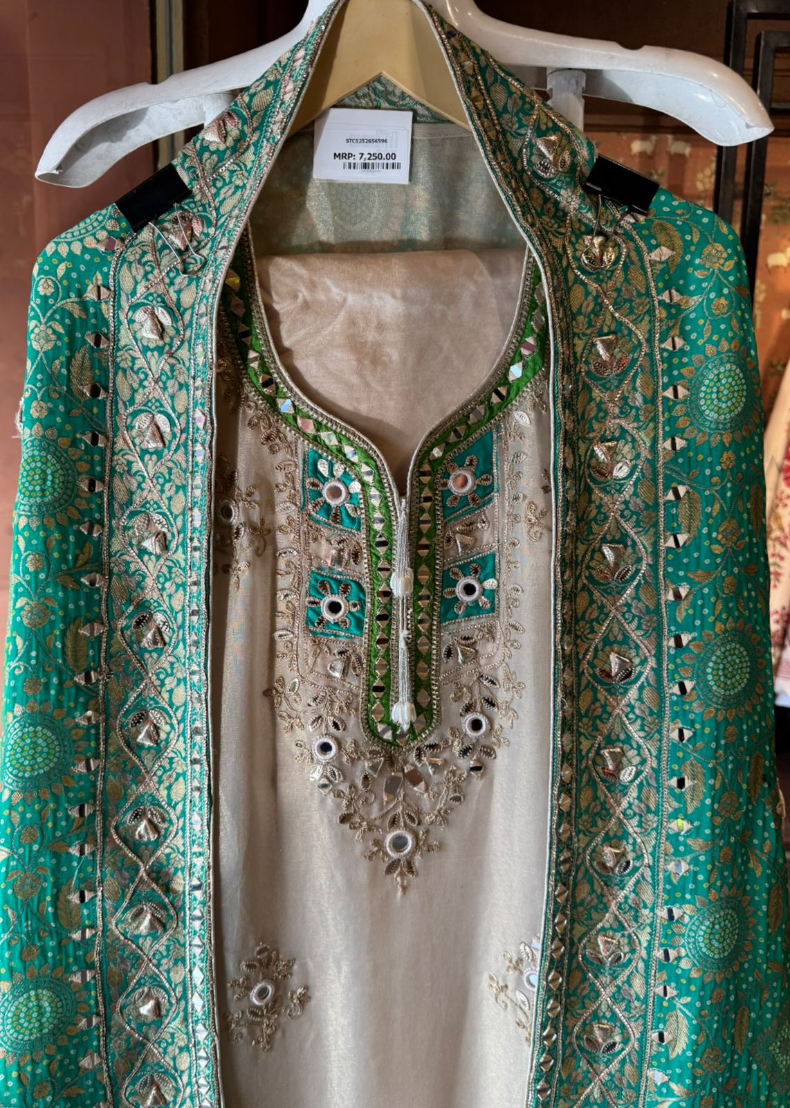 Traditional Indian unstitched suit