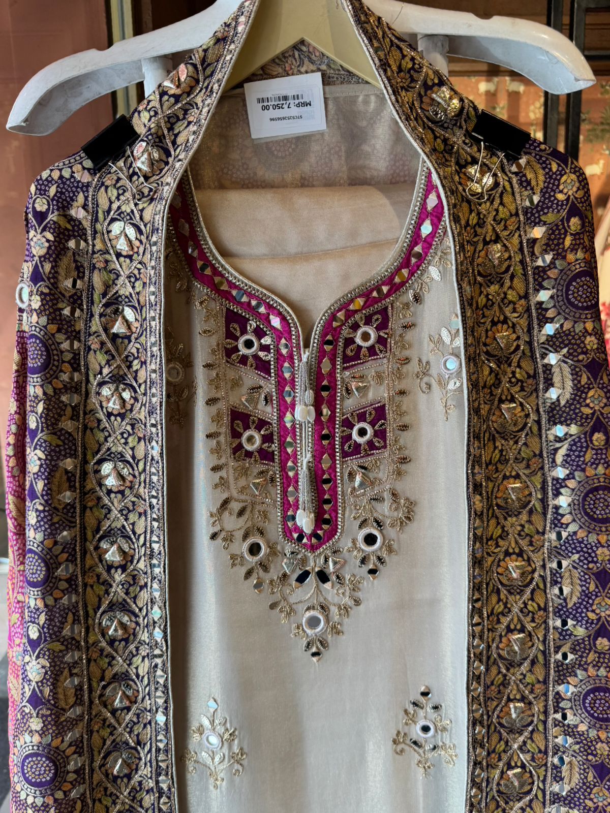 Traditional Indian unstitched suit