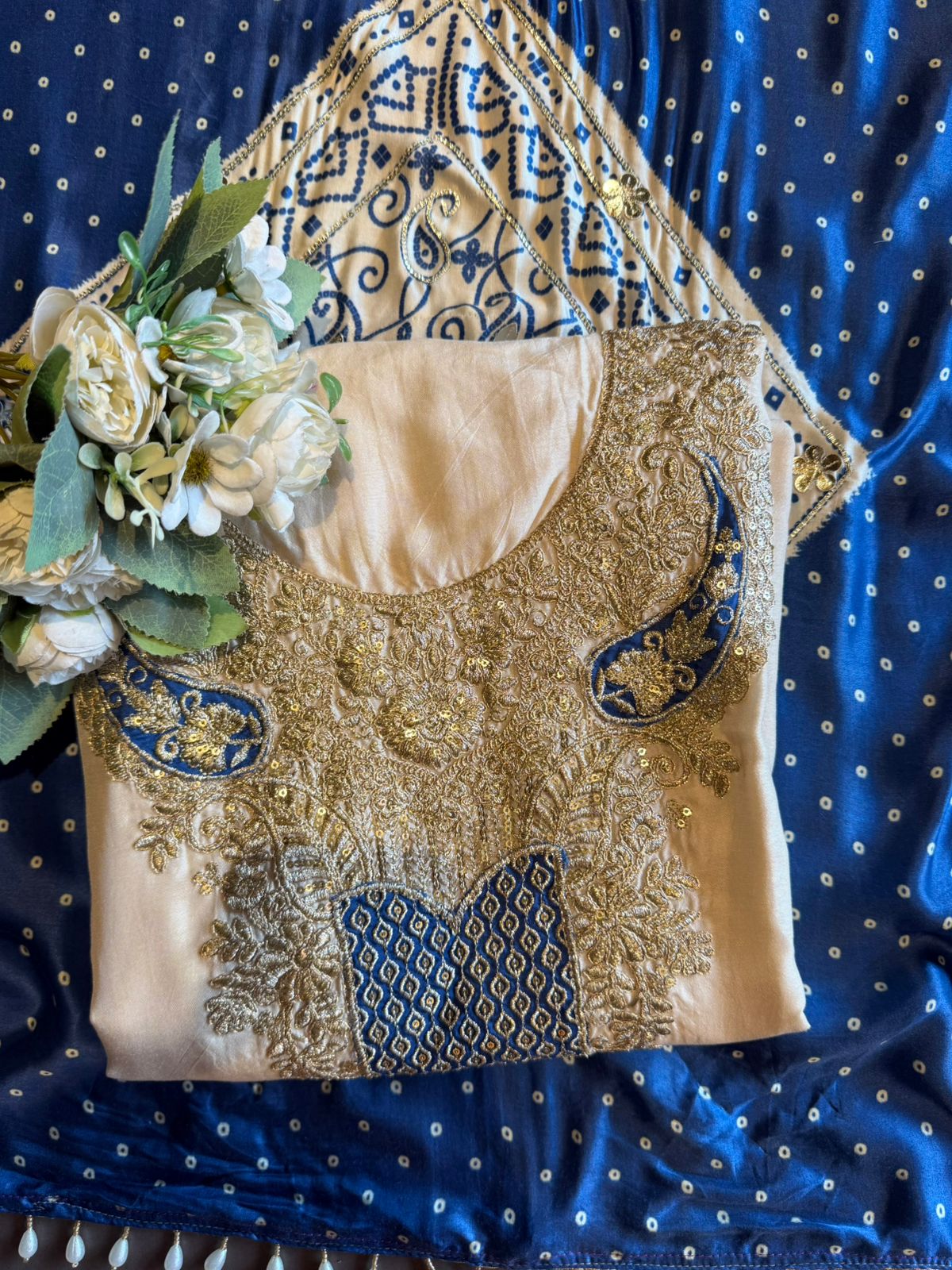 Noor-e-Zari Luxury Unstitched Suit