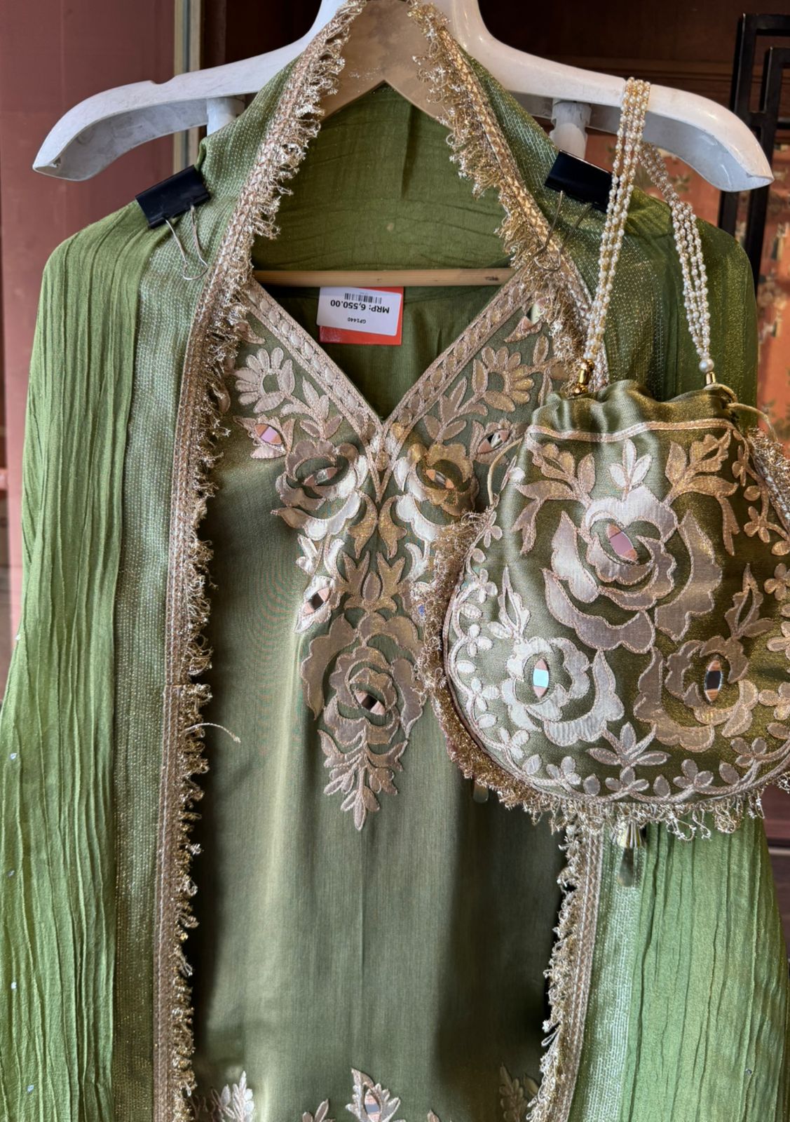 Beautiful ethnic Stitched Set