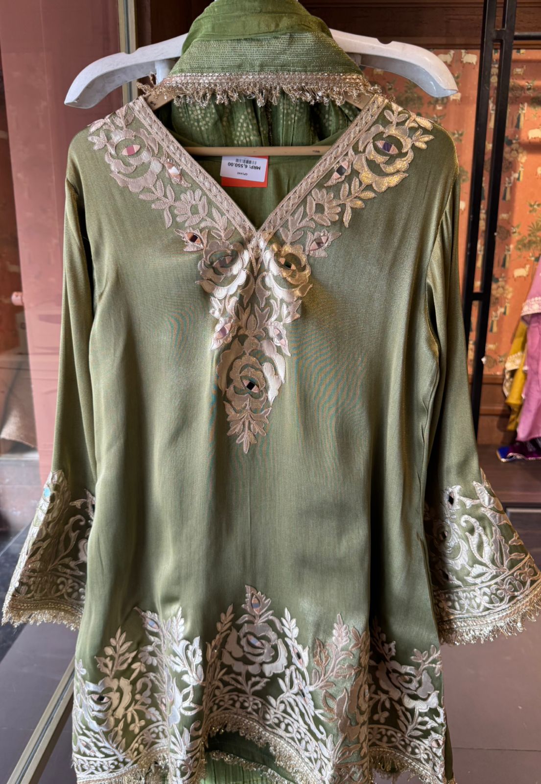 Beautiful ethnic Stitched Set