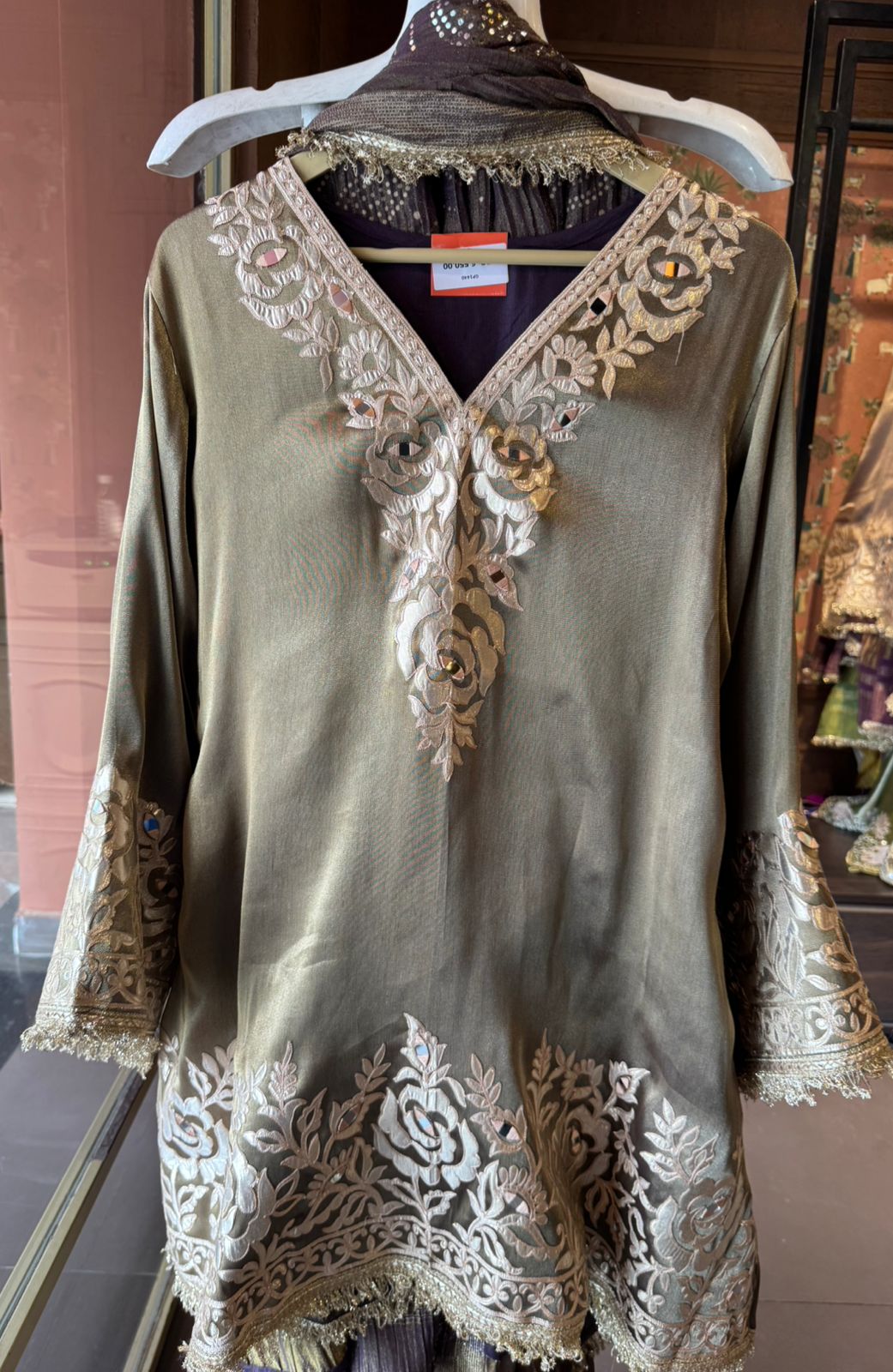 Beautiful ethnic Stitched Set