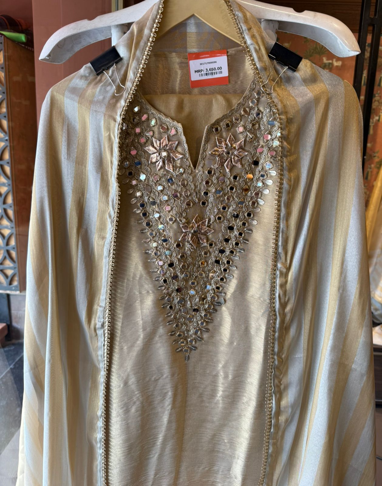 Beautiful formal Suit on giraffe tissue