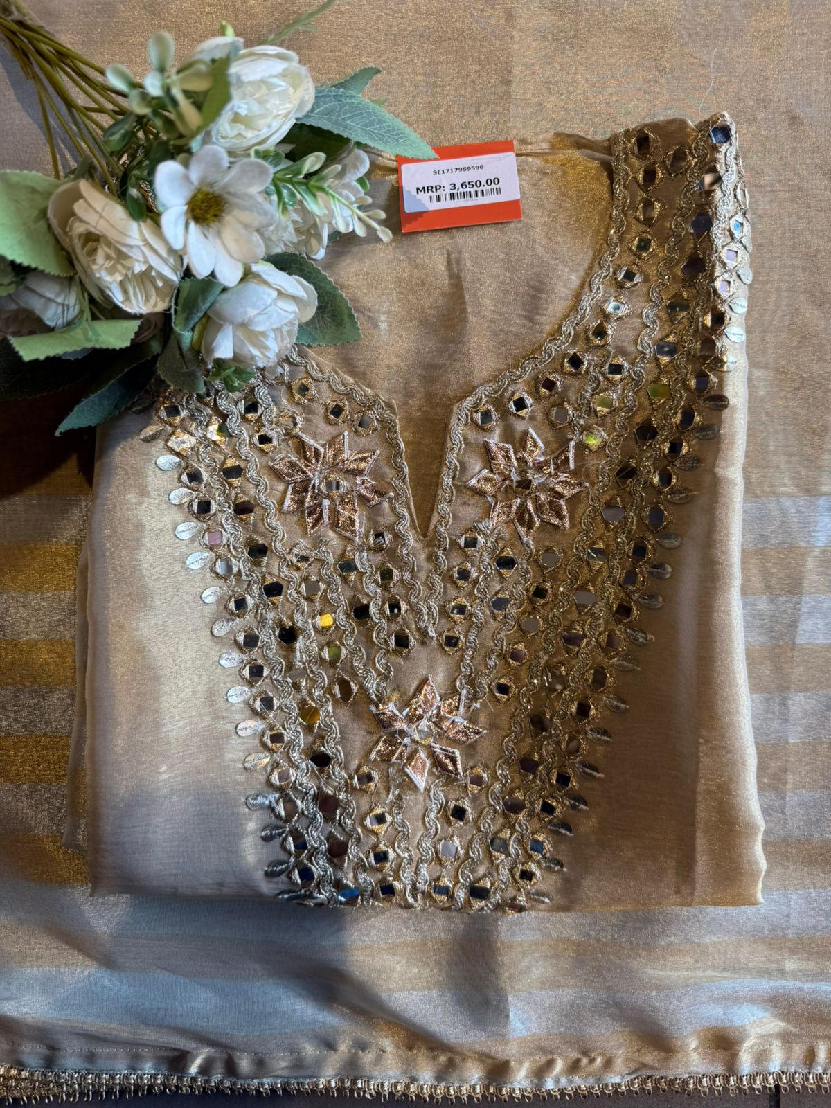 Beautiful formal Suit on giraffe tissue