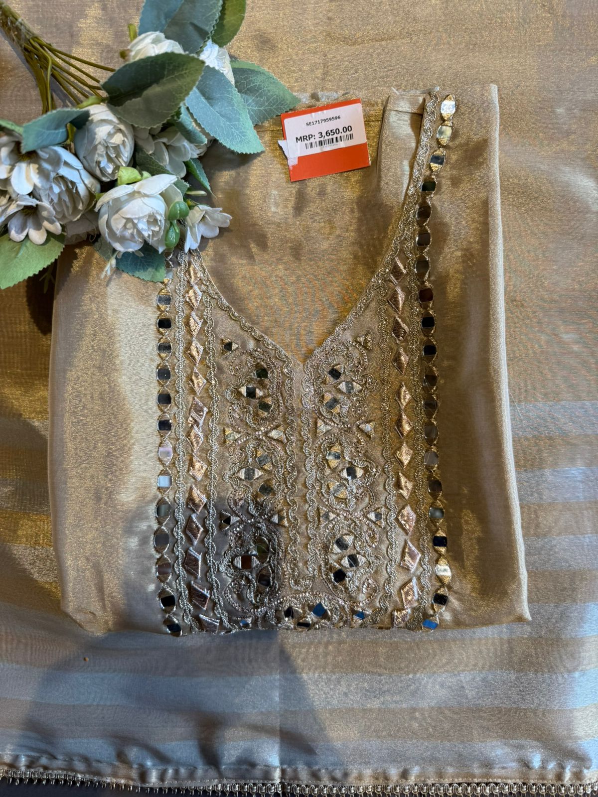 Beautiful formal Suit on giraffe tissue