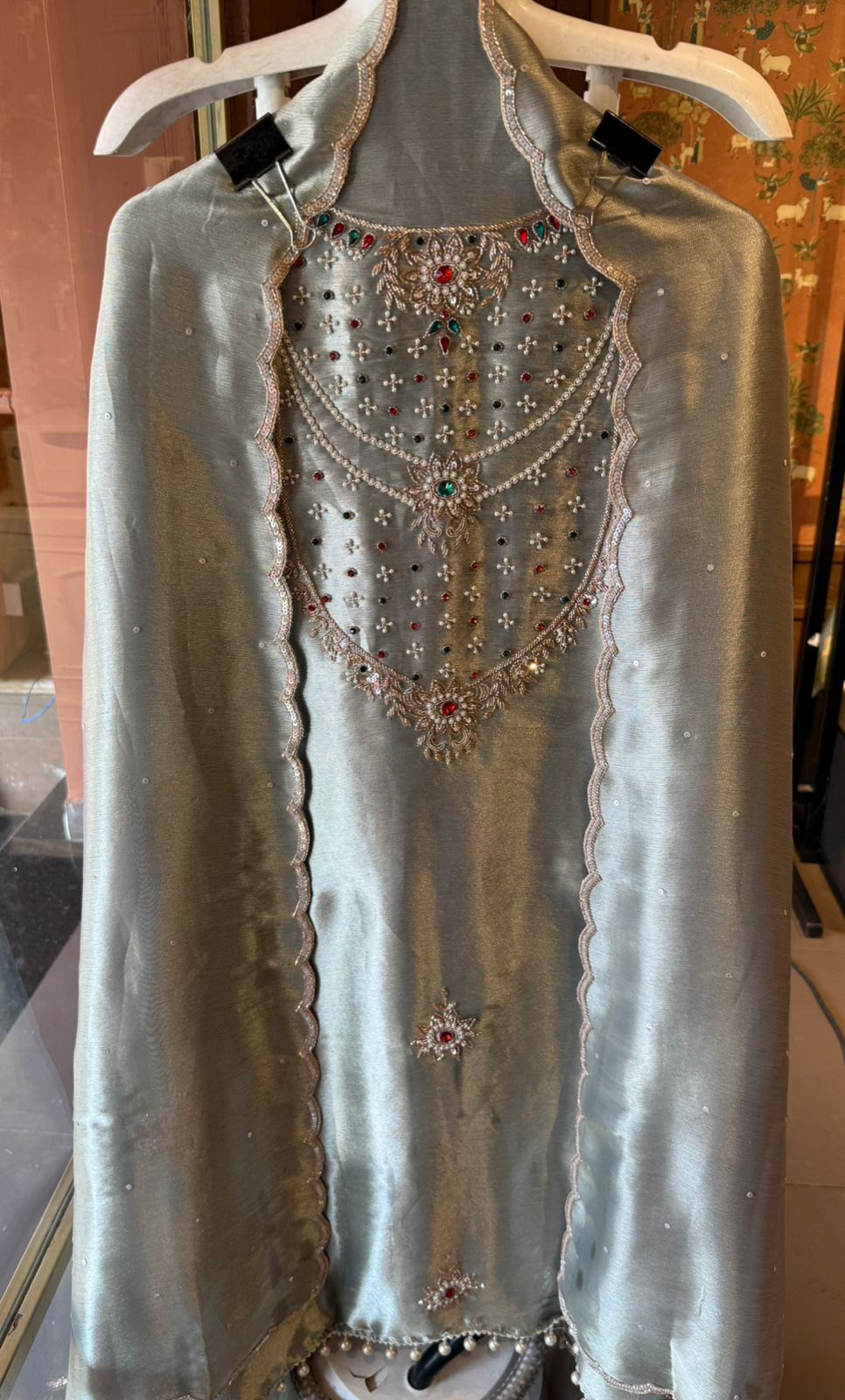 Premium Giraffe tissue Suit