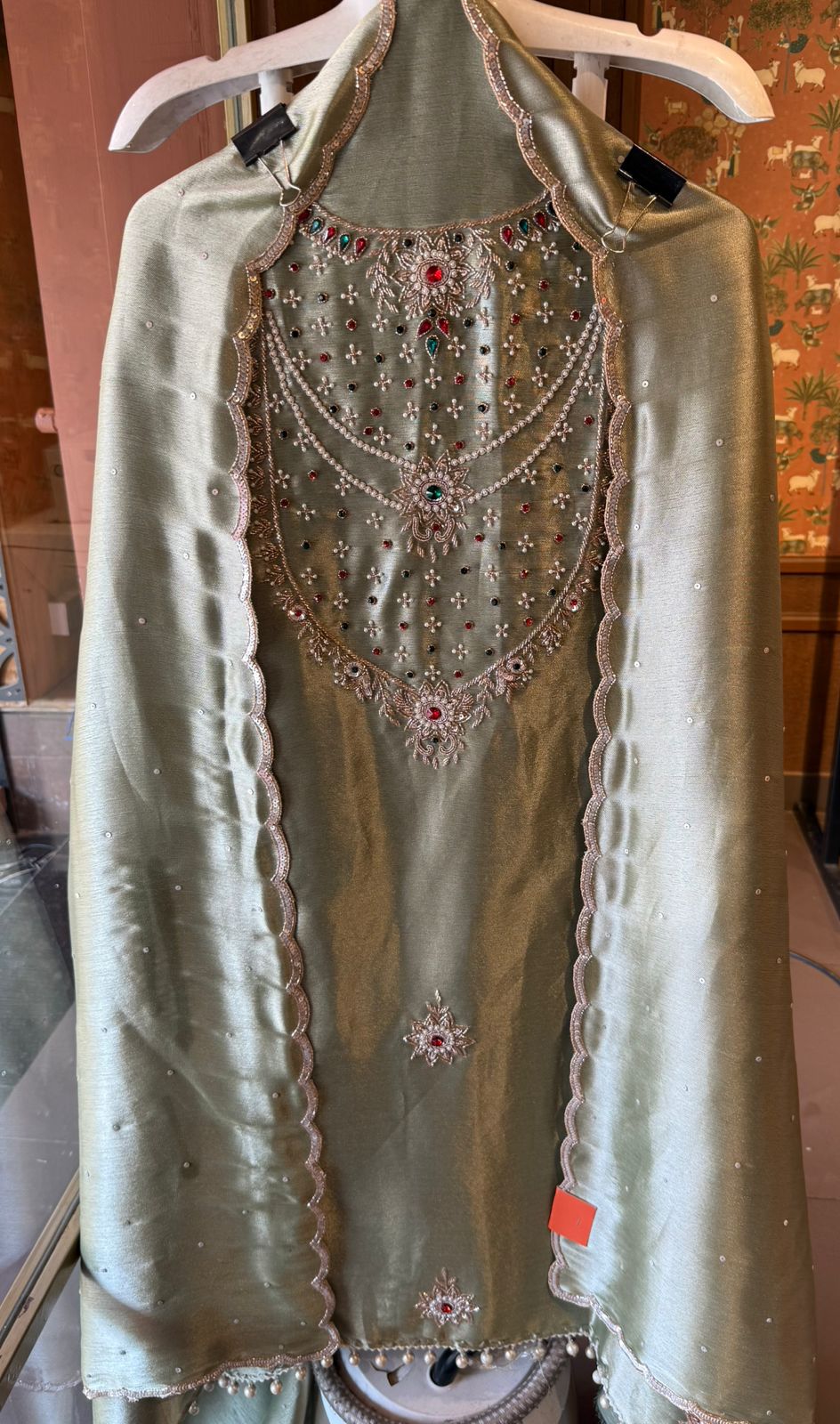 Premium Giraffe tissue Suit