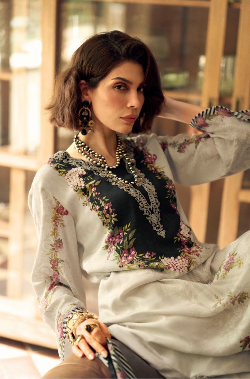 PAKISTANI UNSTITCHED SUIT