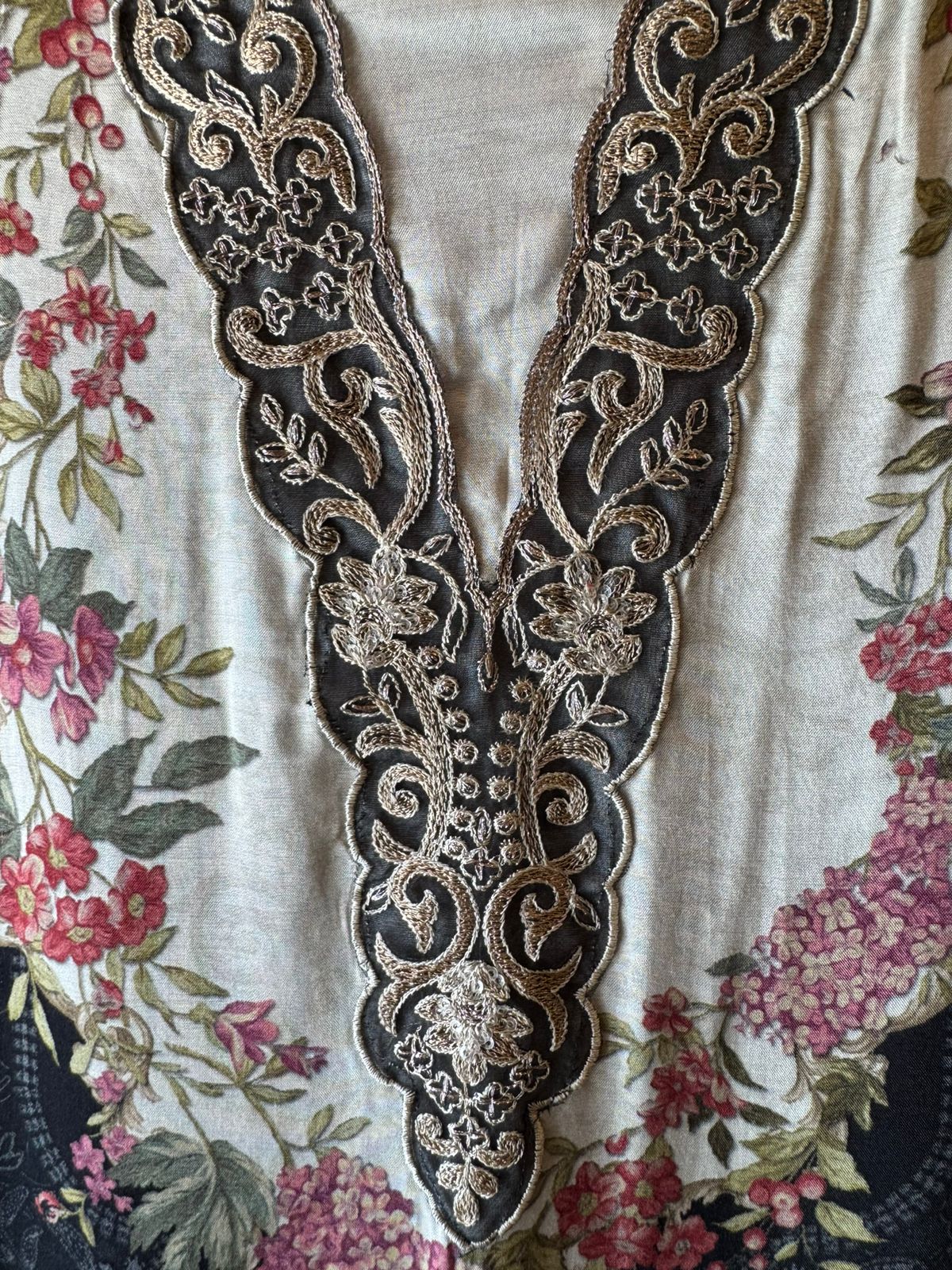 PAKISTANI UNSTITCHED SUIT