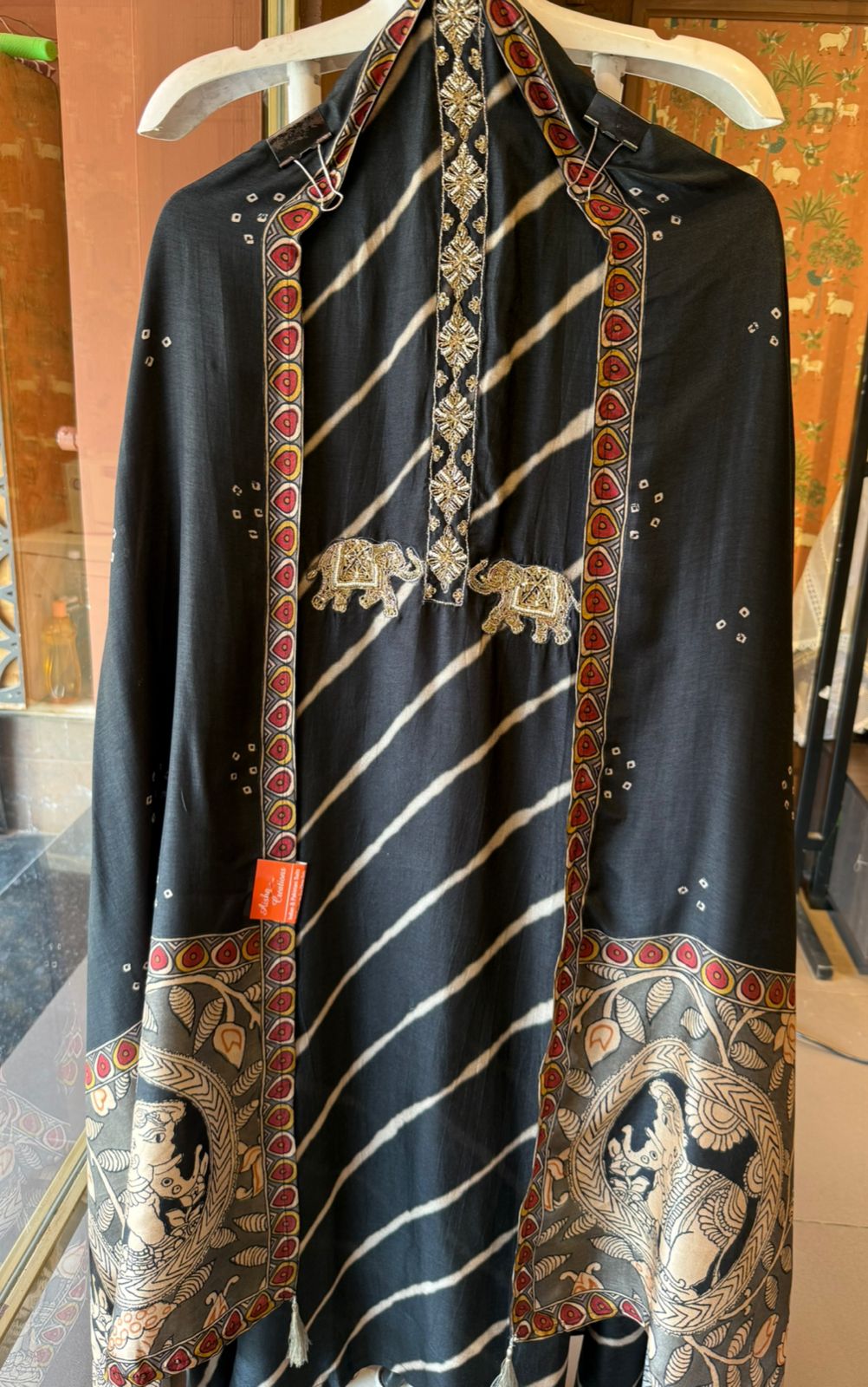 Striking ethnic kurta