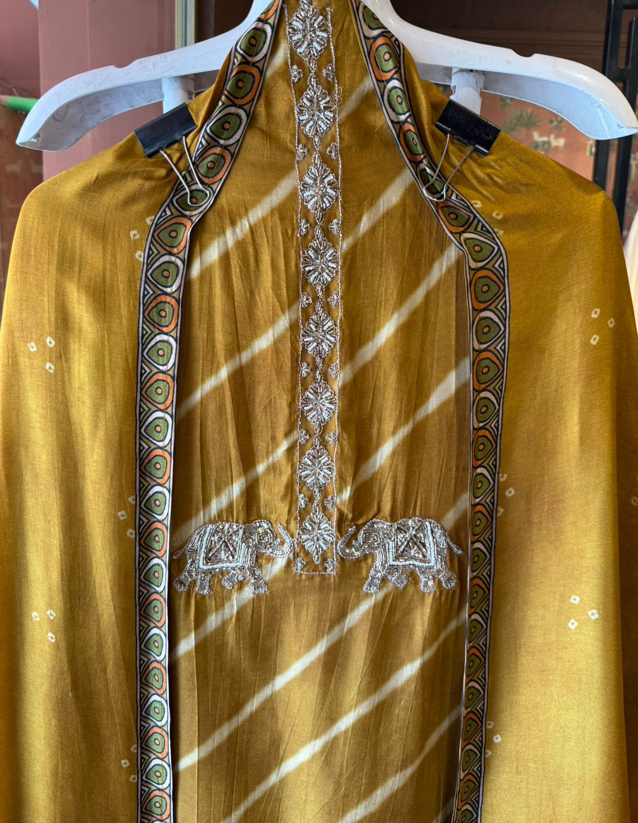 Striking ethnic kurta