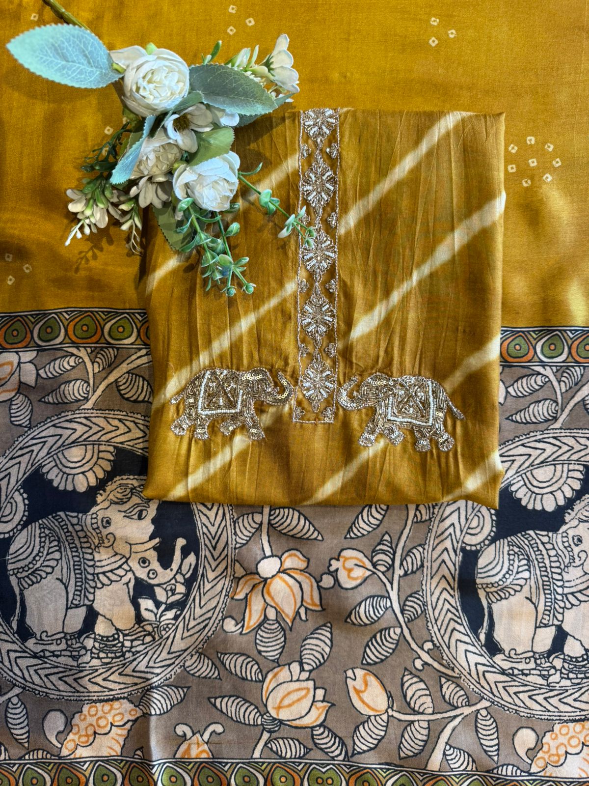 Striking ethnic kurta