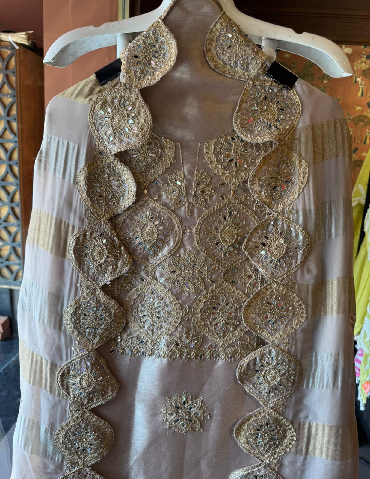 Giraffe Tissue Unstitched Suit