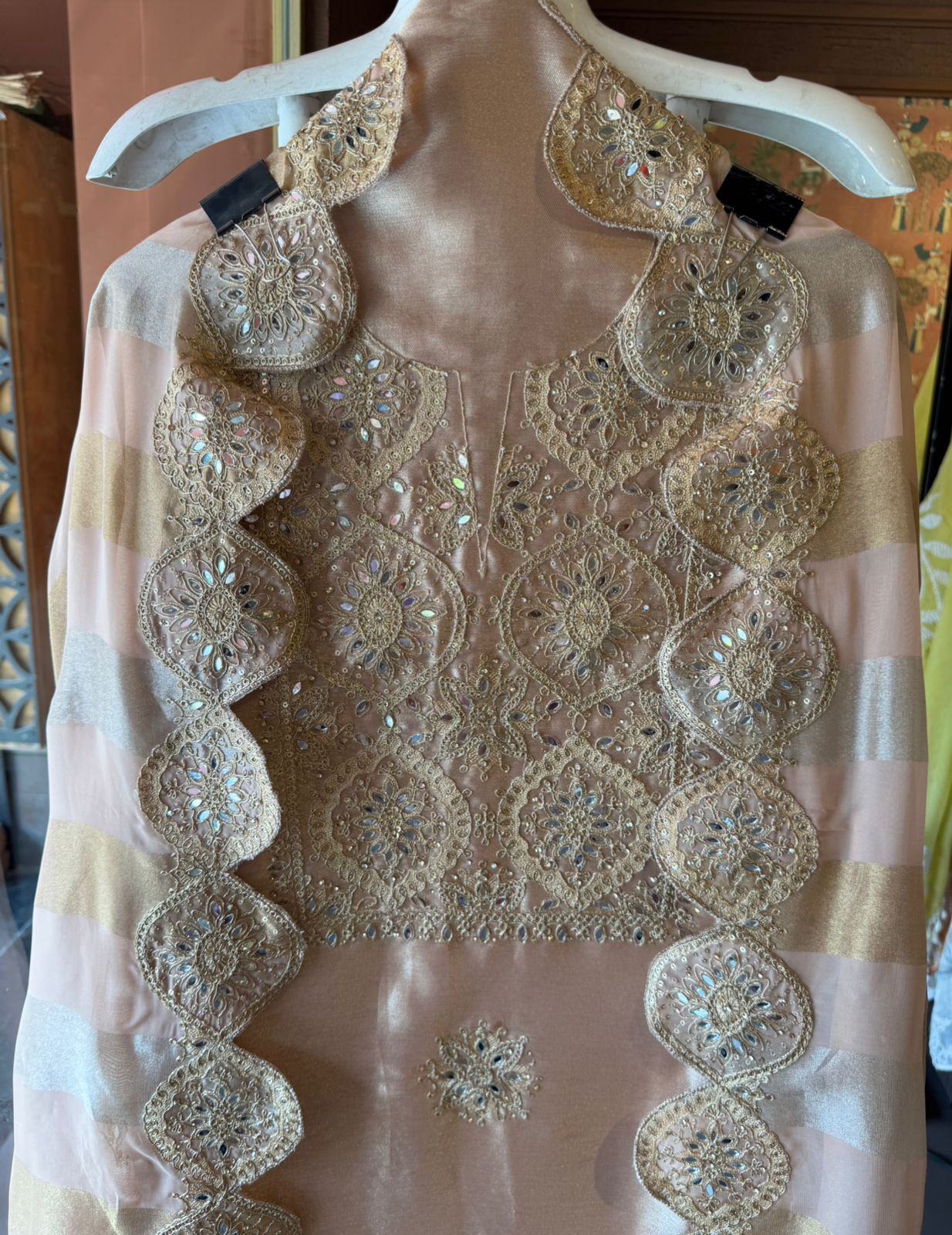 Giraffe Tissue Unstitched Suit