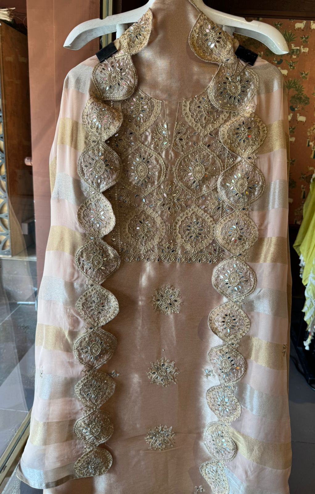 Giraffe Tissue Unstitched Suit