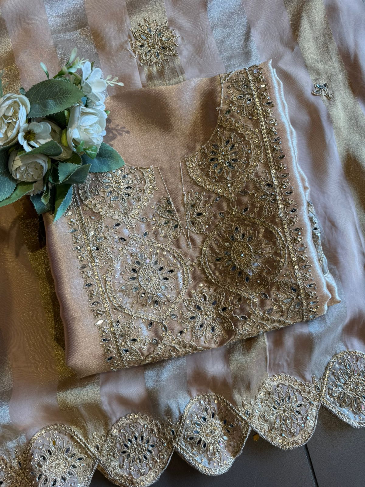 Giraffe Tissue Unstitched Suit