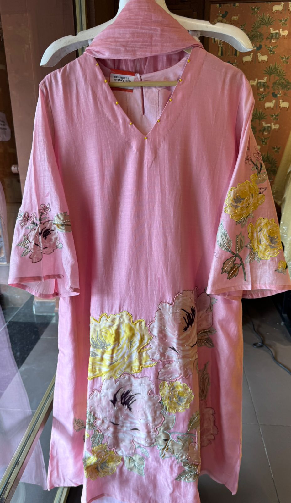 Floral Appliqué Kurta set