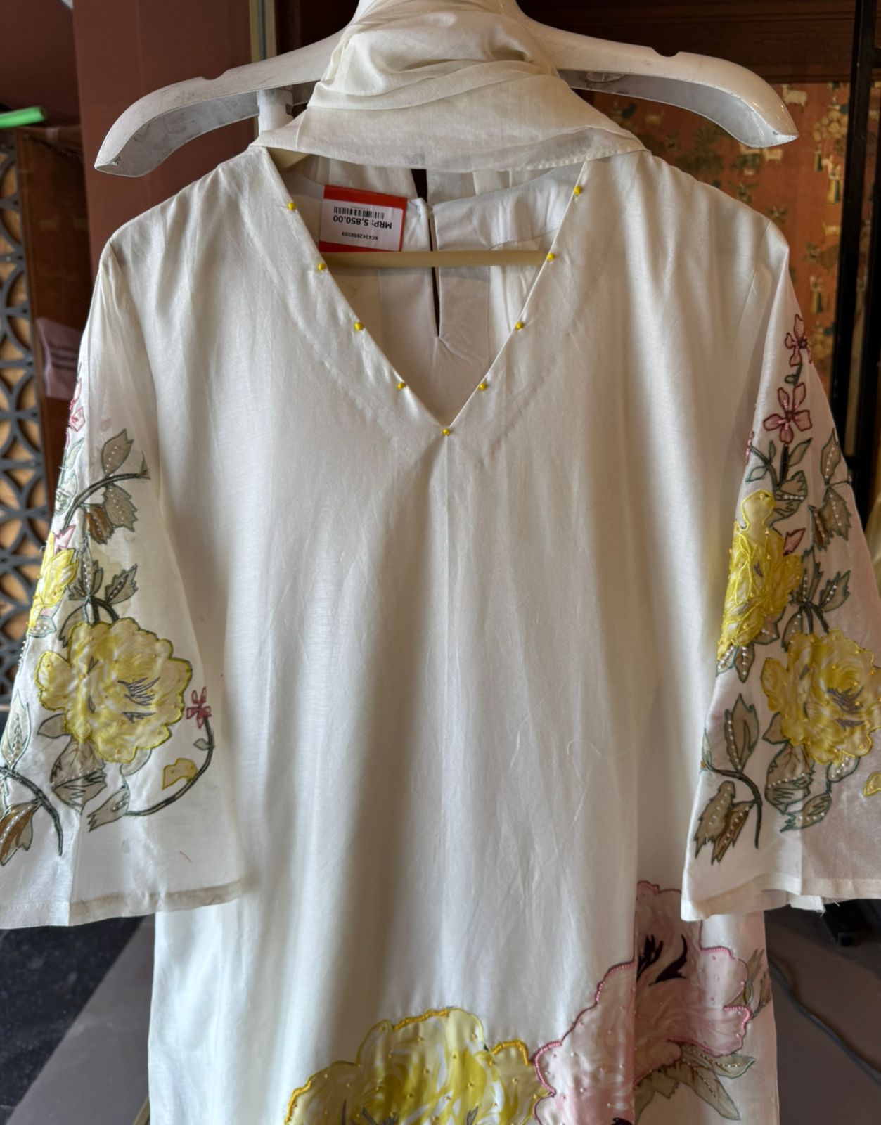 Floral Appliqué Kurta set
