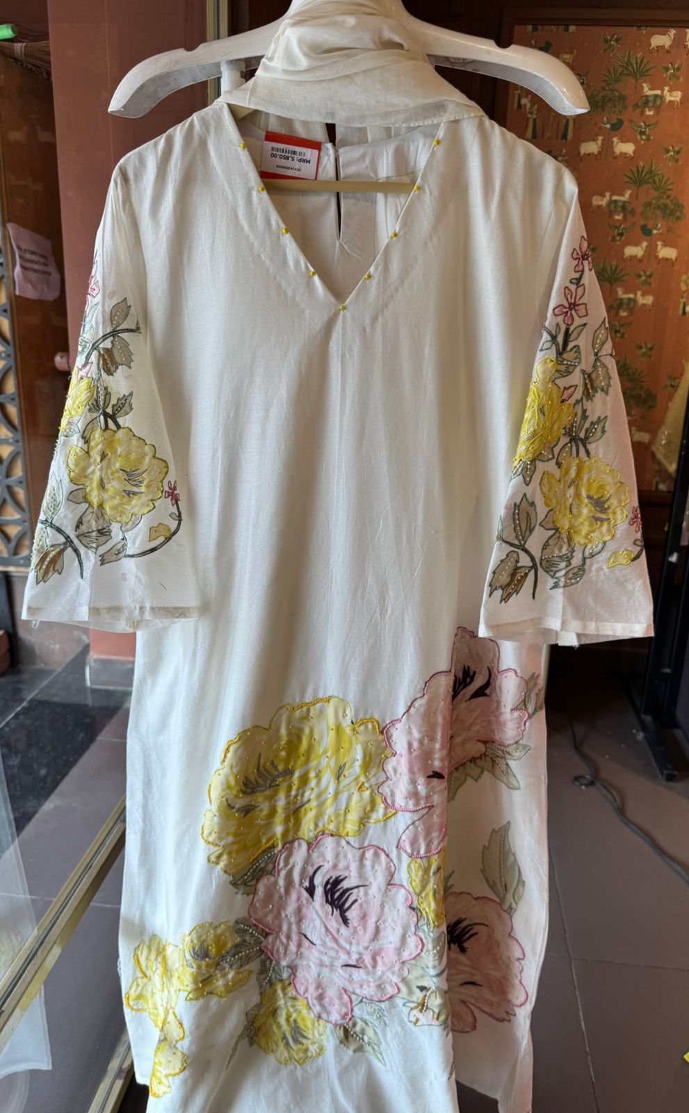 Floral Appliqué Kurta set