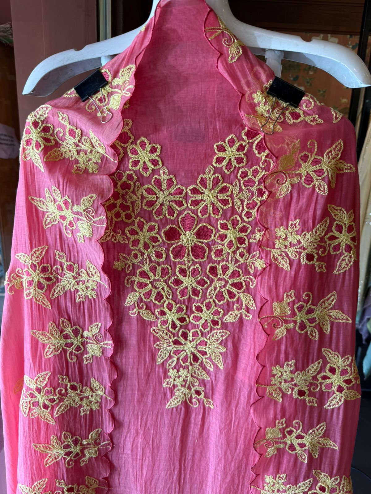 Intricate  floral embroidery beautifil suit