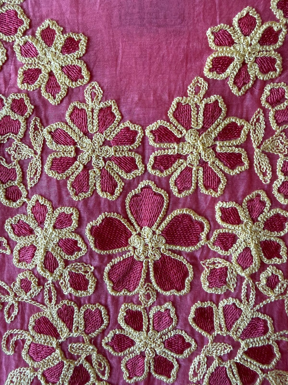 Intricate  floral embroidery beautifil suit