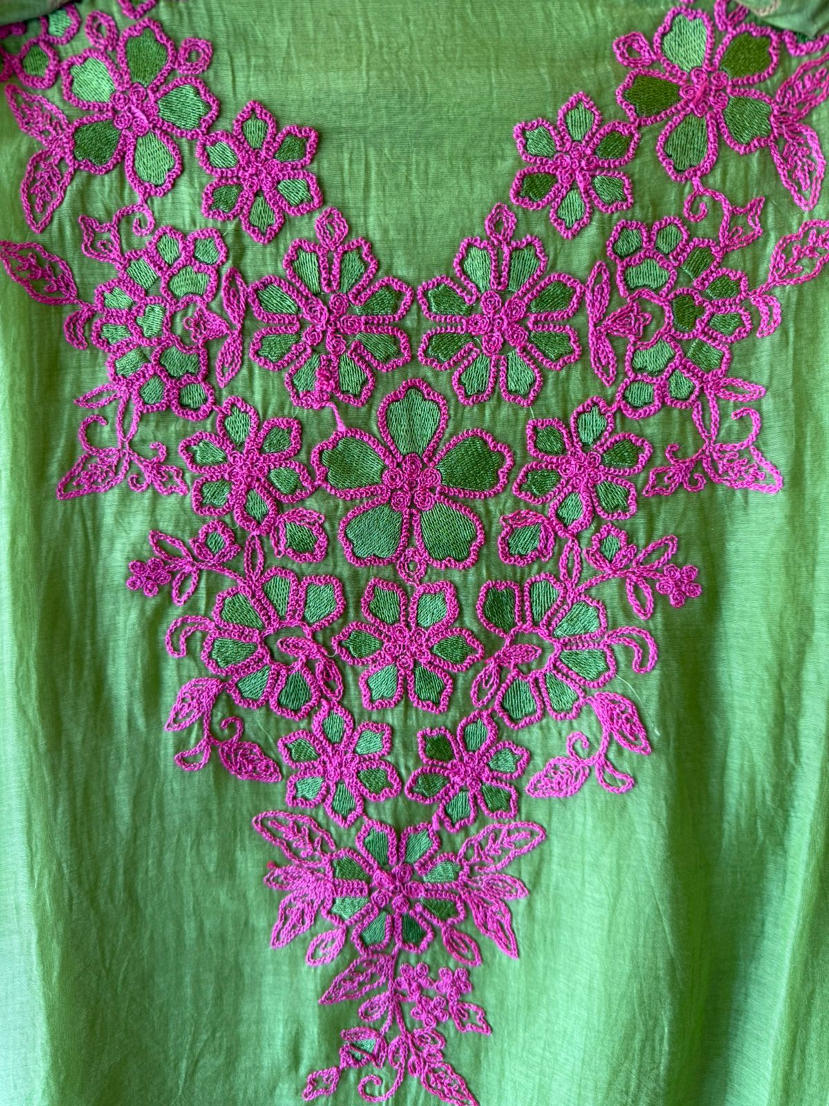 Intricate  floral embroidery beautifil suit