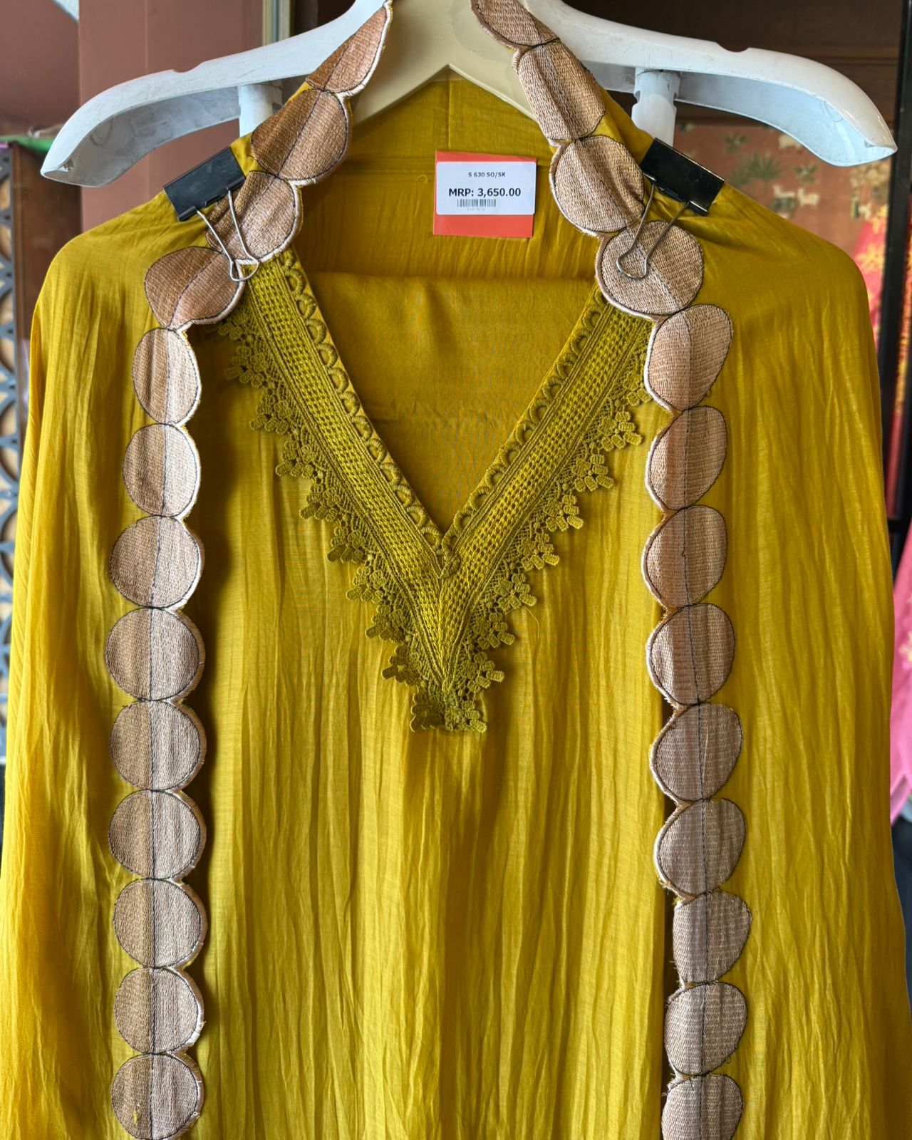 Beautiful unstitched Suit with Bird Motif Appliqué & Textured Detailing