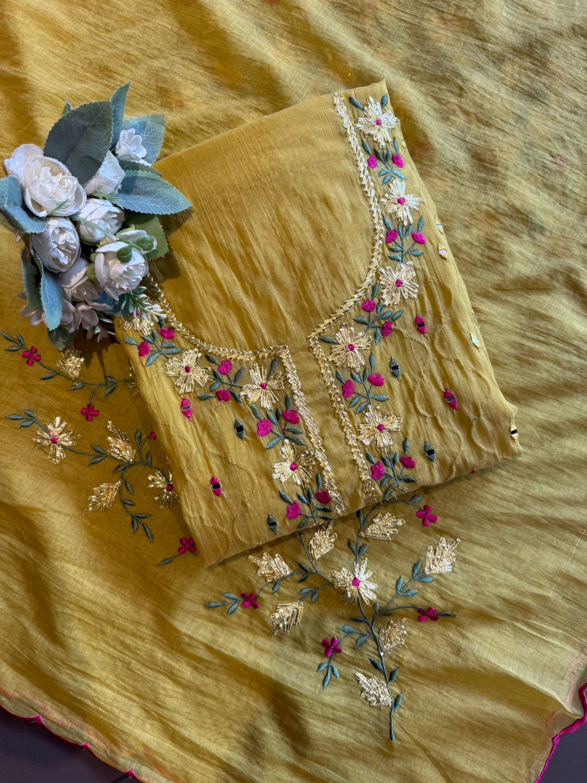 Ethnic wardrobe with this elegant Suit