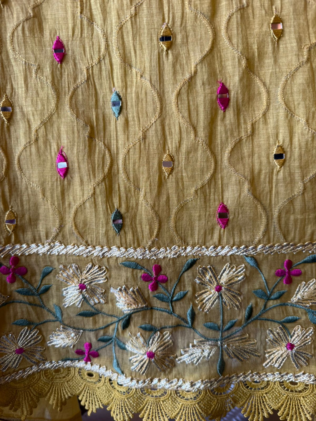 Ethnic wardrobe with this elegant Suit
