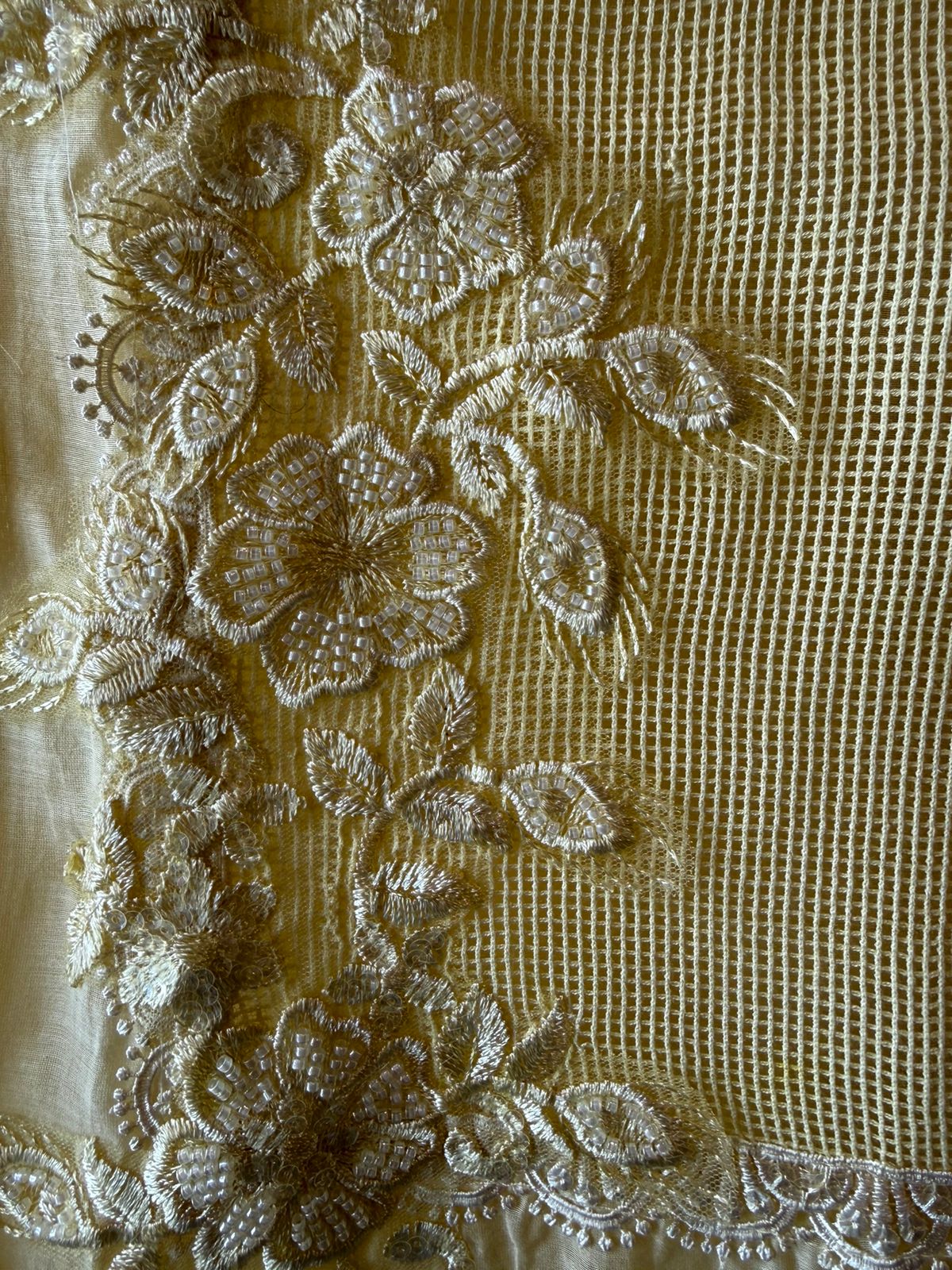 Elegant Pastel  Embroidered Suit Set with Lace Dupatta