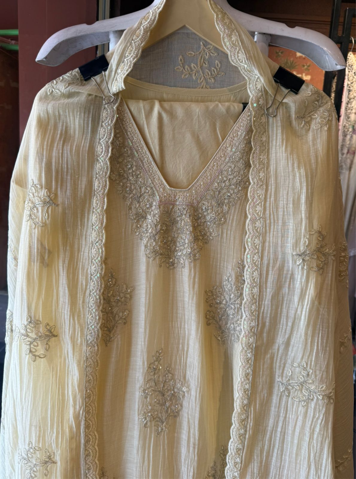 Embroidered unstitched Suit Set