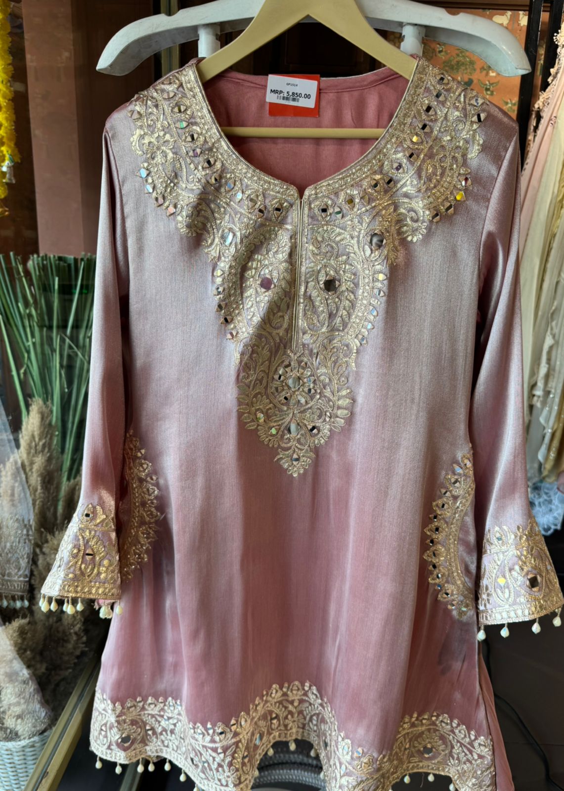 Giraffe tissue fabric Suit