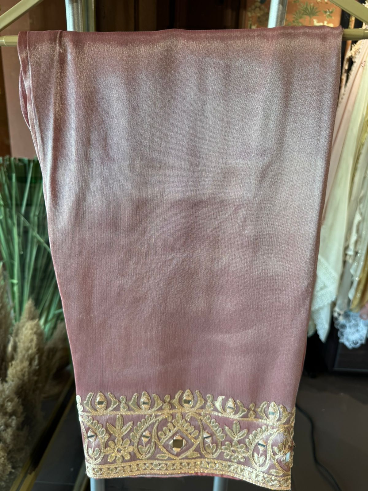 Giraffe tissue fabric Suit