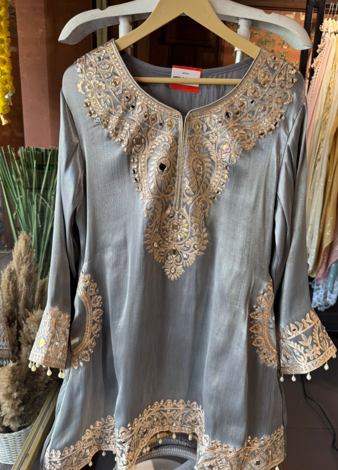 Giraffe tissue fabric Suit