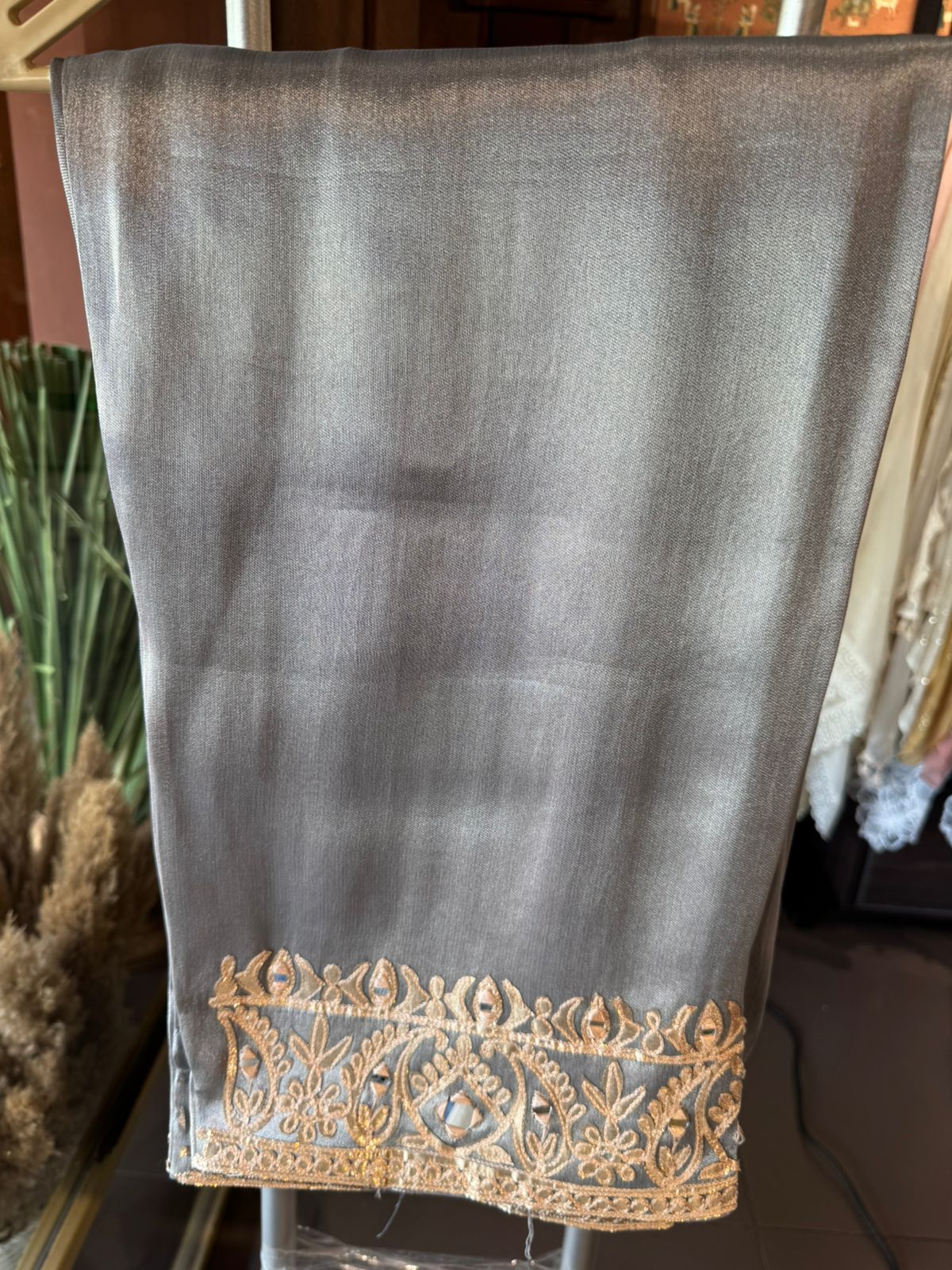 Giraffe tissue fabric Suit