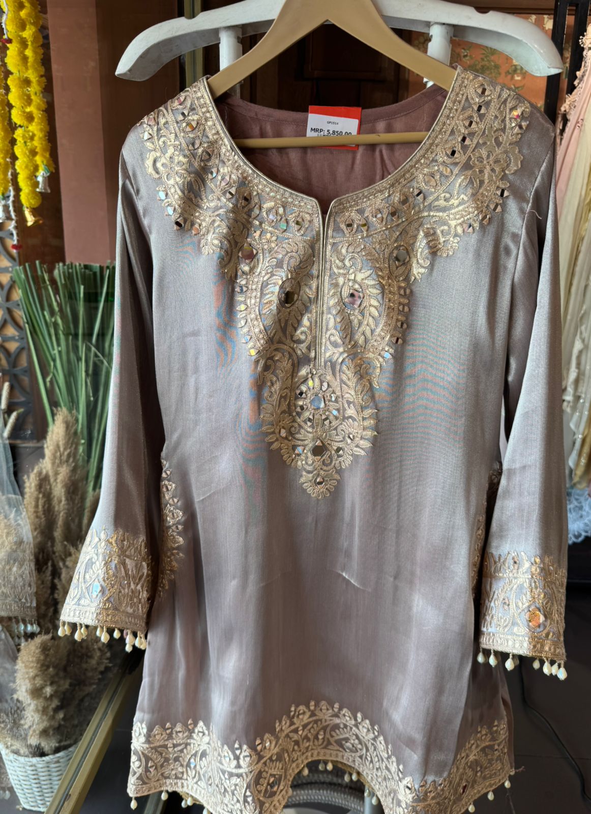 Giraffe tissue fabric Suit