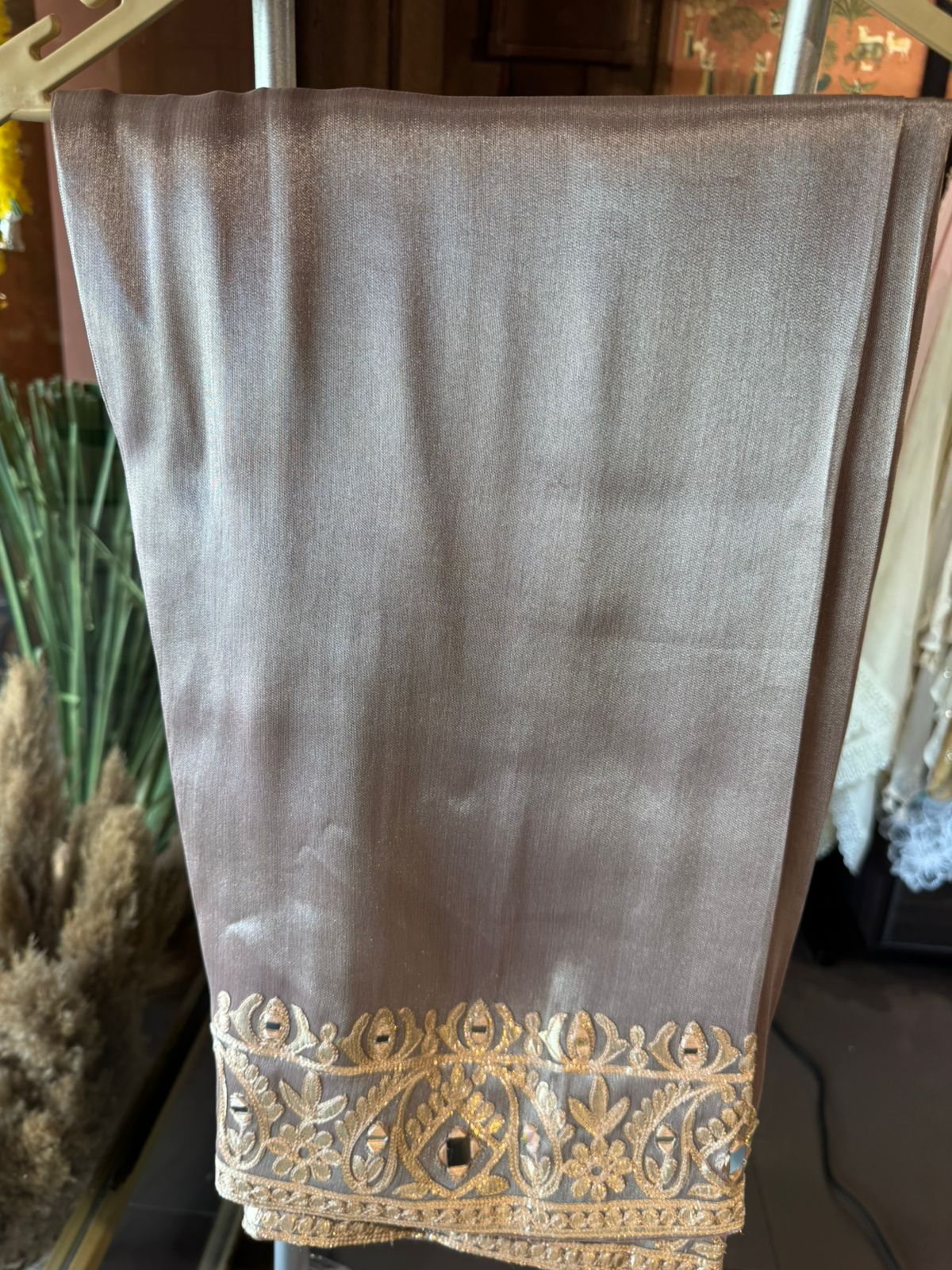 Giraffe tissue fabric Suit