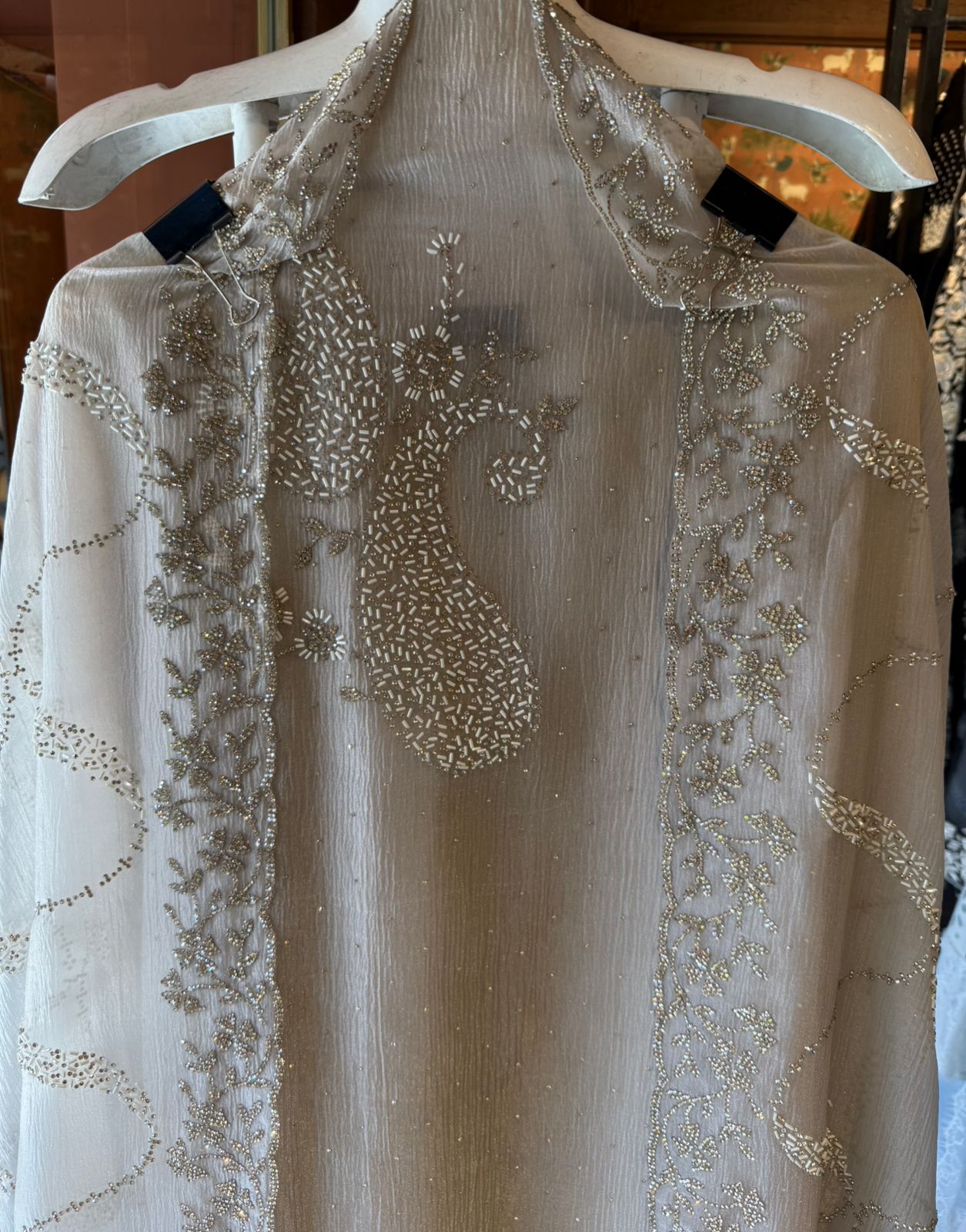Elegant ensemble On Crushed tissue