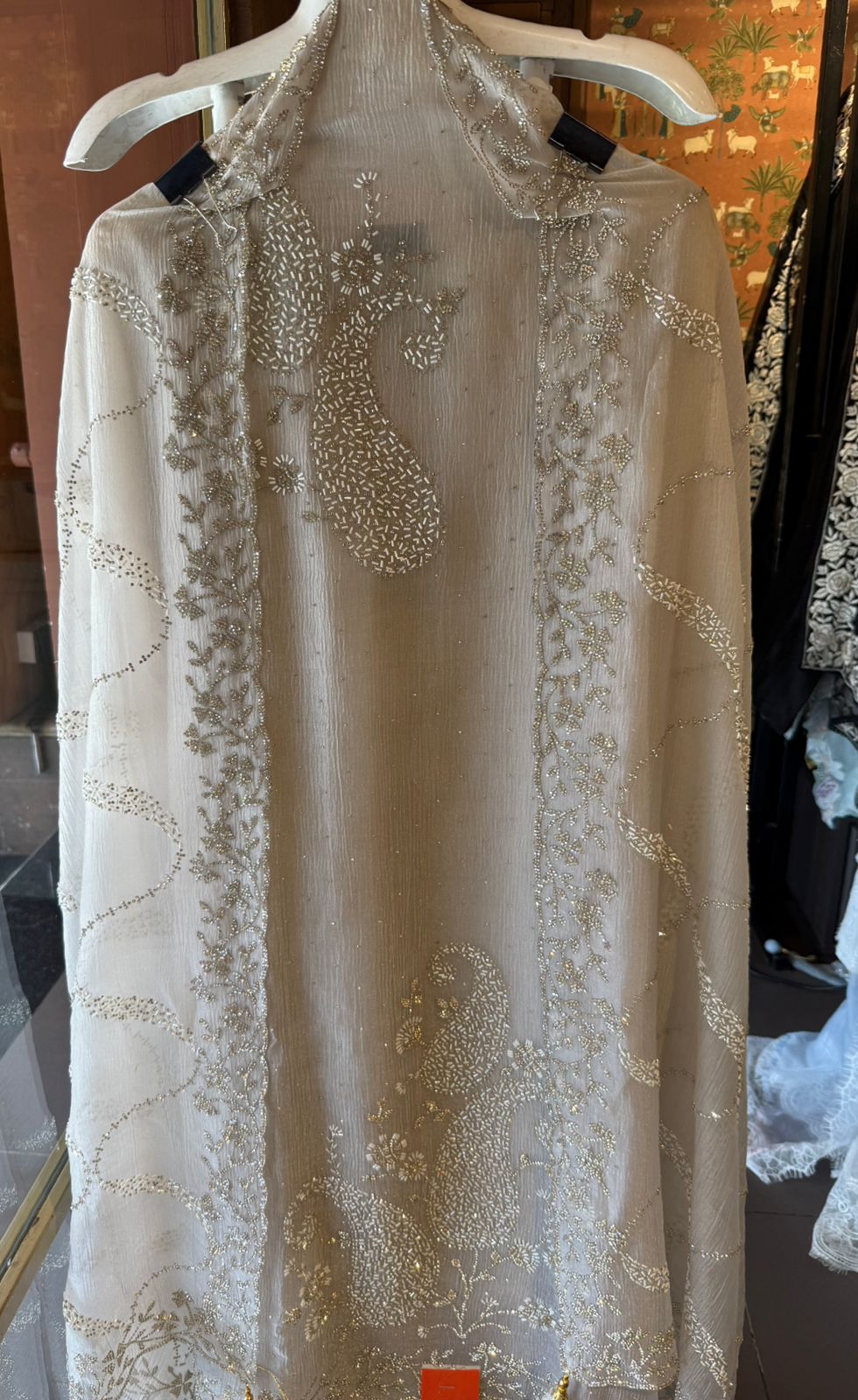 Elegant ensemble On Crushed tissue