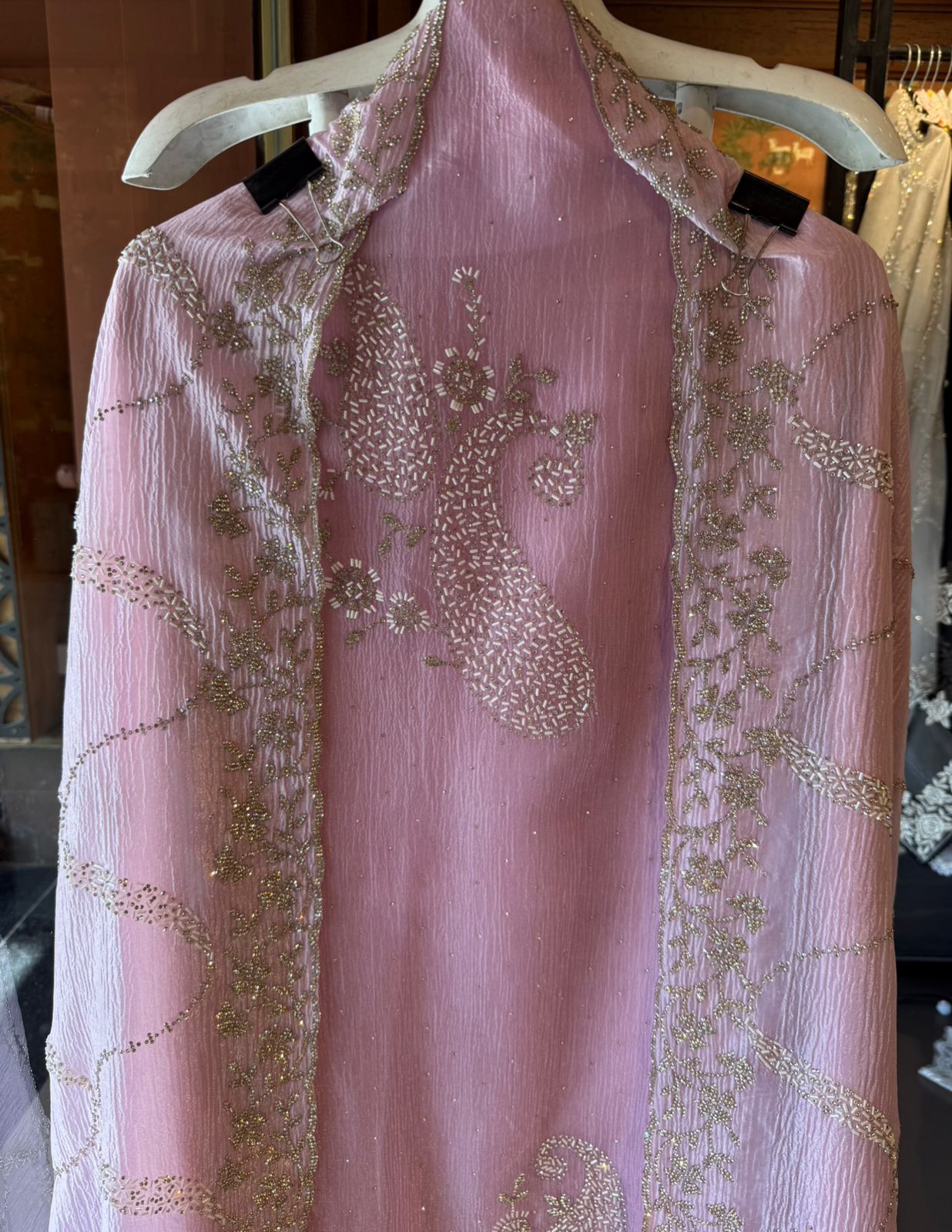 Elegant ensemble On Crushed tissue