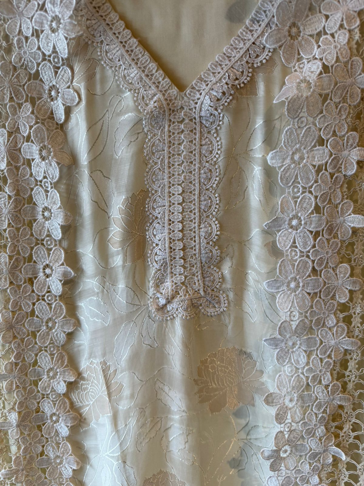 Floral Lace Elegant Unstitched Suit Set