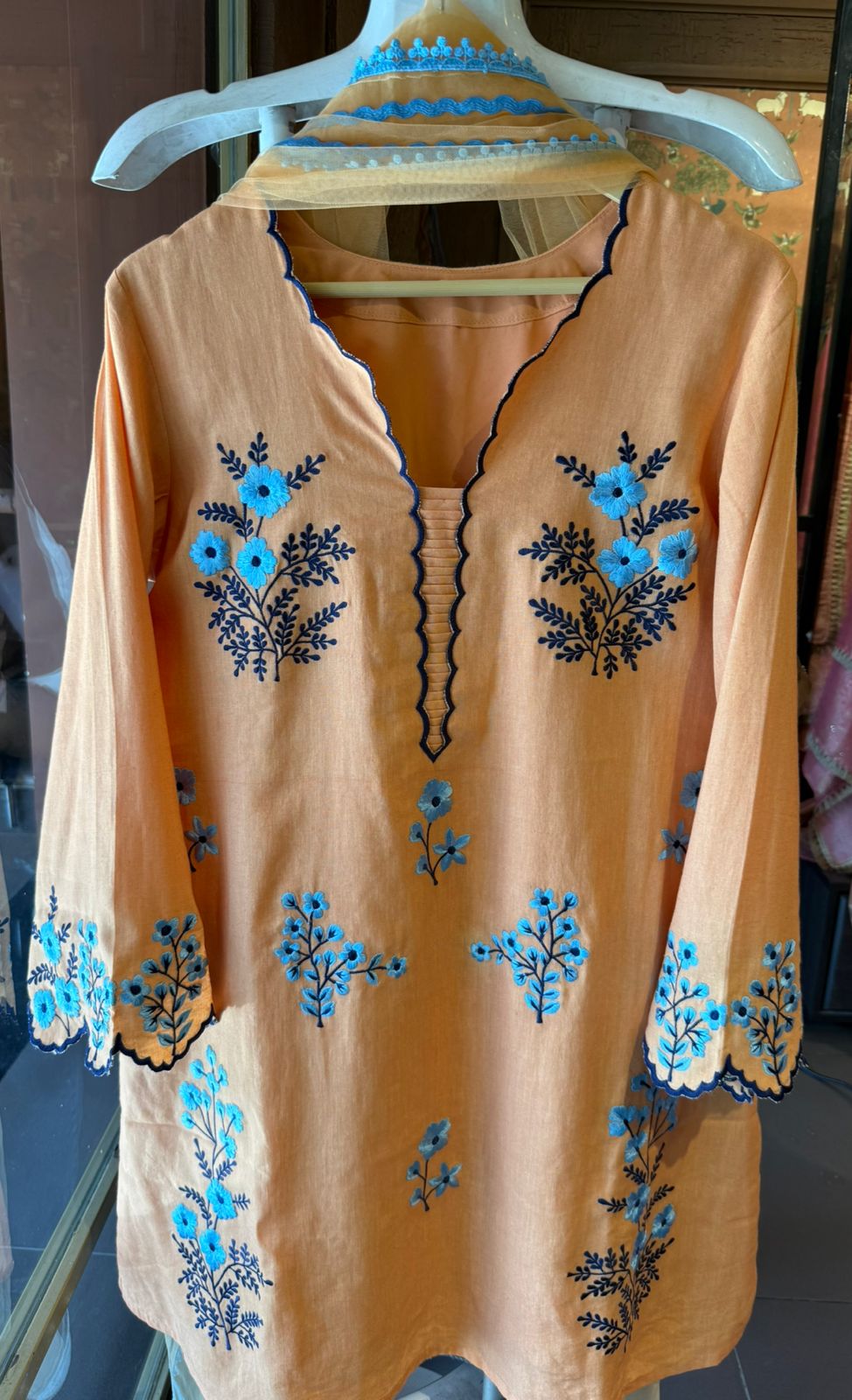 Embroidered Linen Kurta pants Set with Net Dupatta