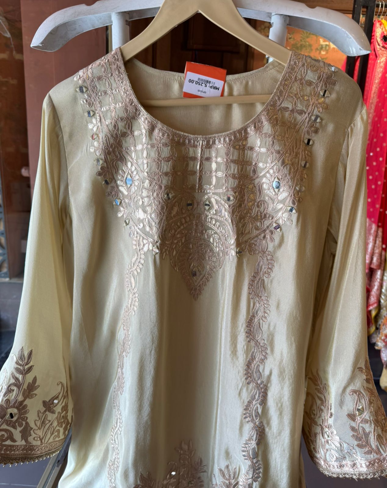 Shimmer tissue designer coord set