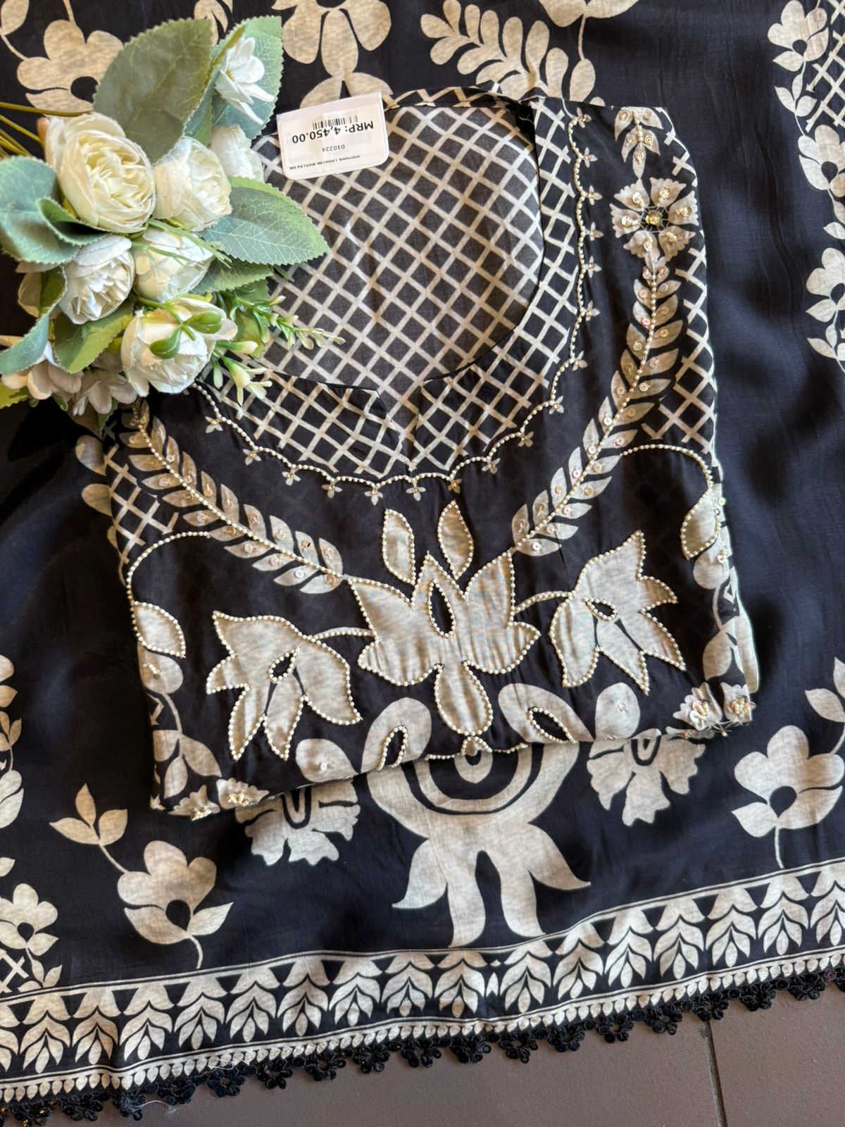 Pakistani Muslin digital Printed Statement Suit